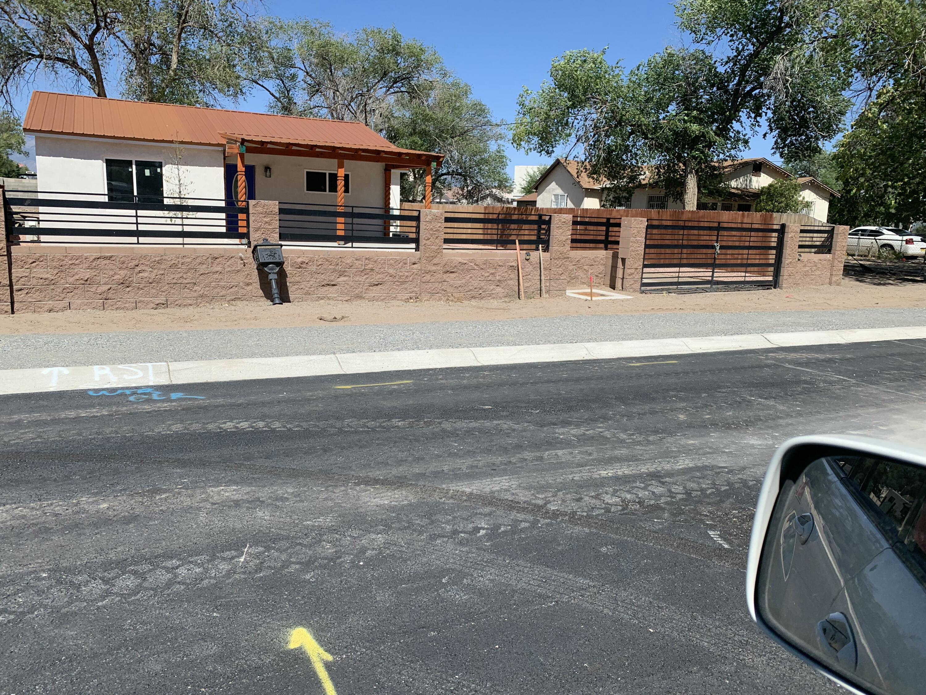 Photo 3 of Single family home for sale at 914 Gatewood Ave Sw, Albuquerque, NM 87105 | MLS# 1111946 | Listing updated on 2026-10-04
