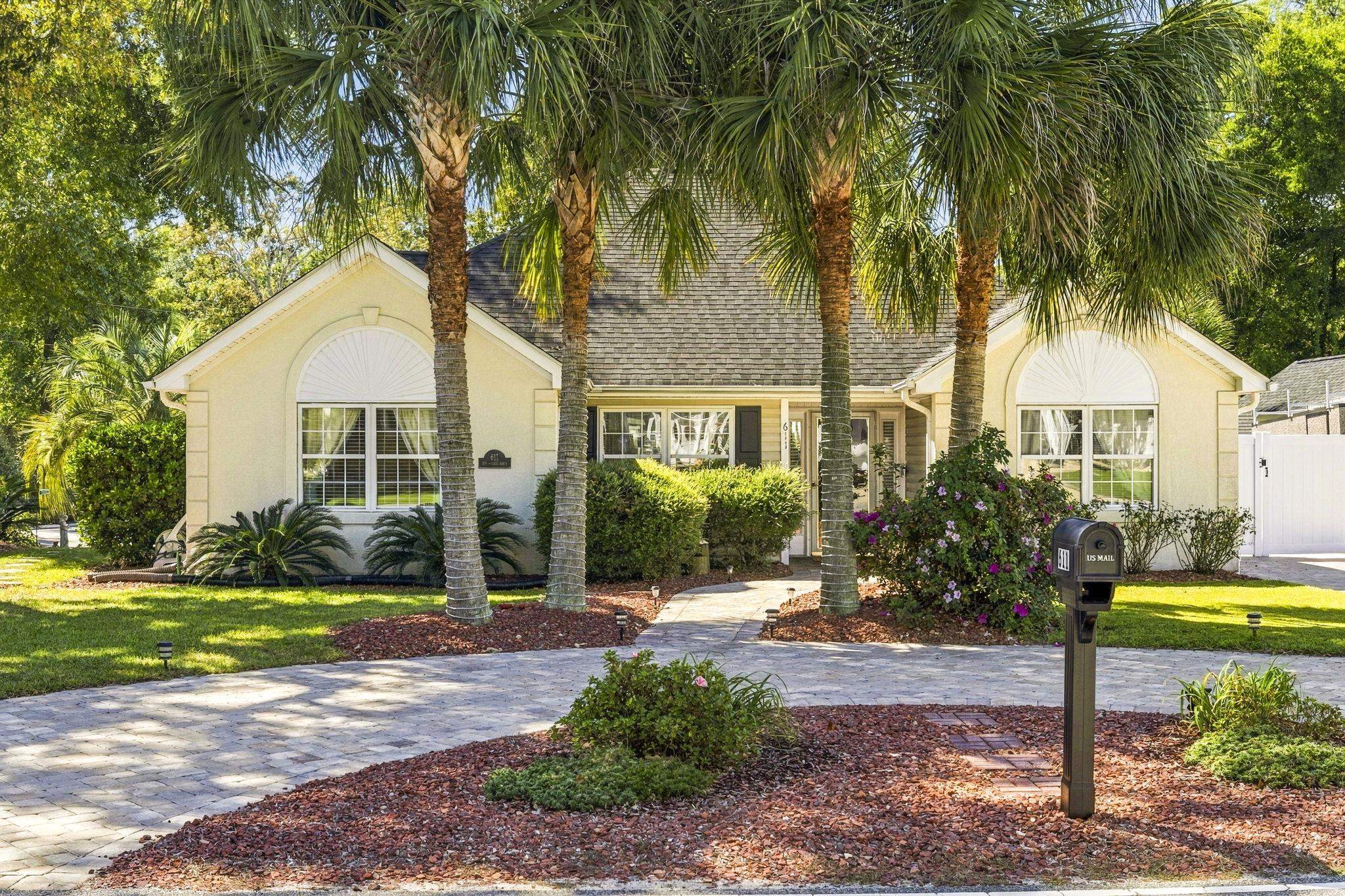 Photo 2 of Single family home for sale at 611 5th Avenue N, Surfside Beach, SC 29575 | MLS# 2624416 | Listing updated on 2026-10-09