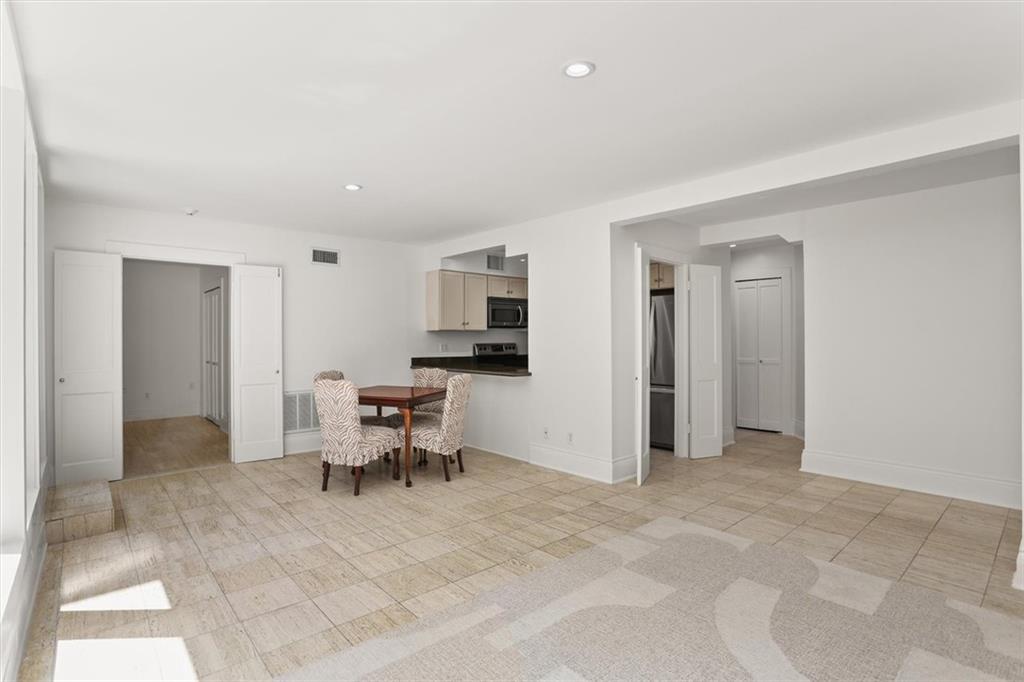 Photo 3 of Condo for sale at 7608 St Charles Ave #B, New Orleans, LA 70118 | MLS# 2578161 | Listing updated on 2026-10-07