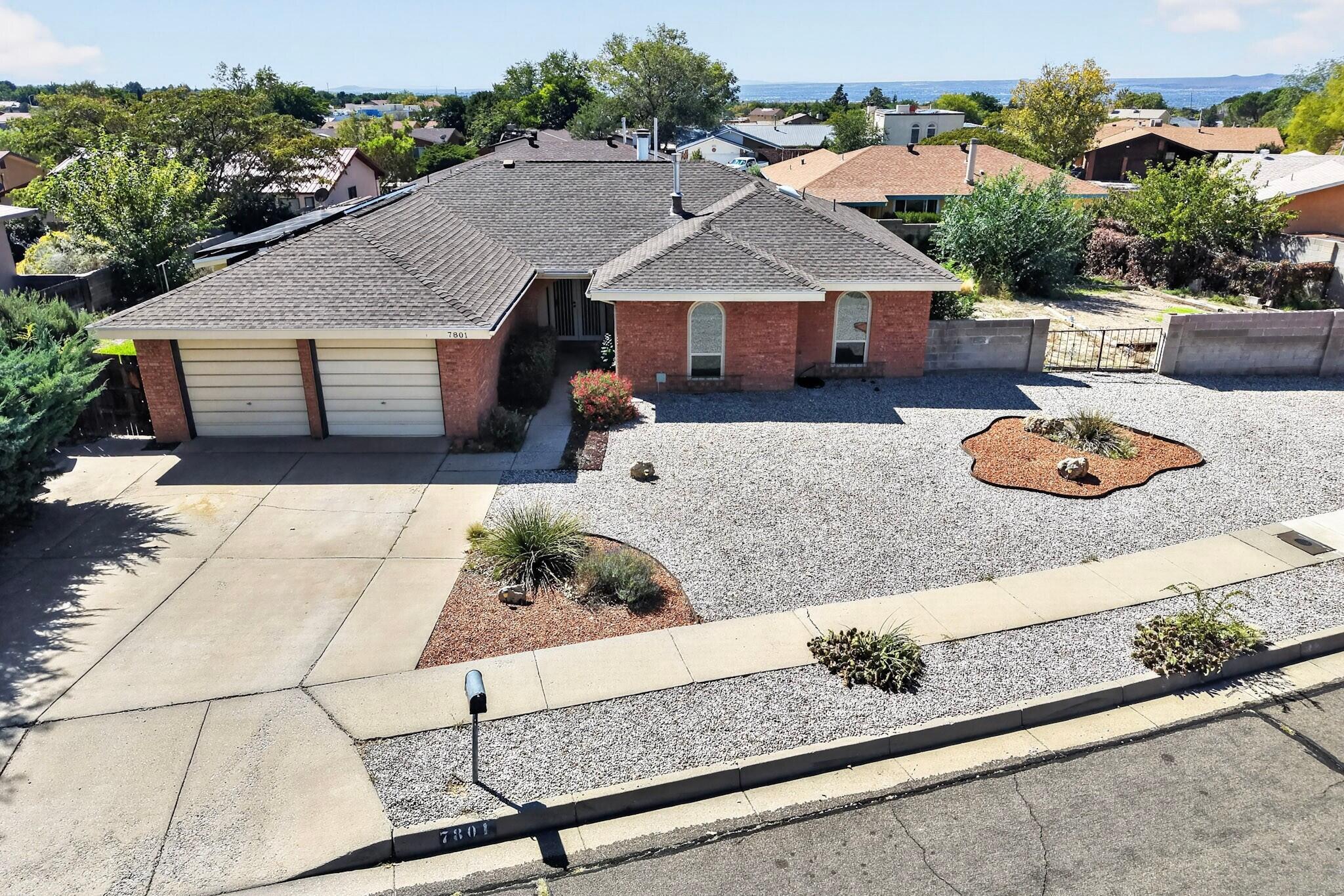 Photo 3 of Sale Pending at 7801 Pioneer Trl Ne, Albuquerque, NM 87109 | MLS# 1112054 | Listing updated on 2026-10-09
