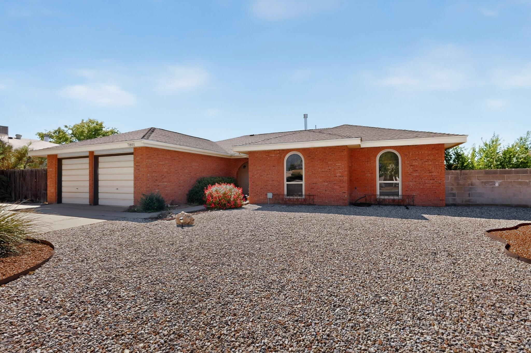 Photo 3 of Sale Pending at 7801 Pioneer Trl NE, Albuquerque, NM 87109 | MLS# 1112054 | Listing updated on 2026-10-09