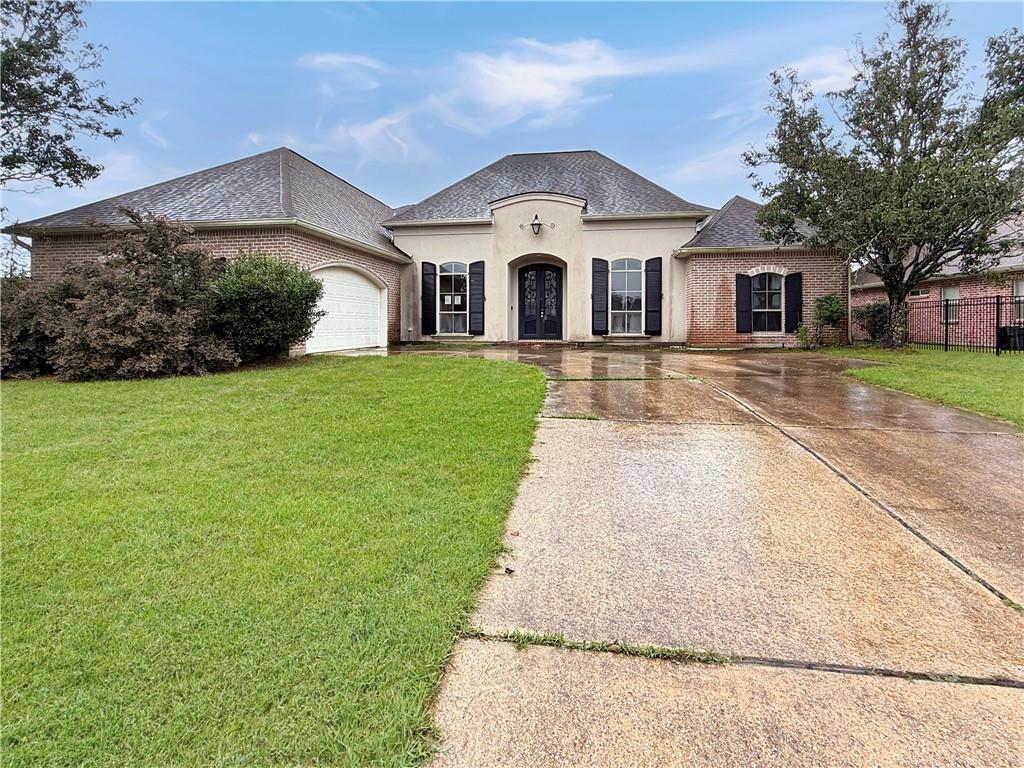 Single family home for sale at 412 E Honors Point Ct, Slidell, LA 70458 | MLS# 2580563