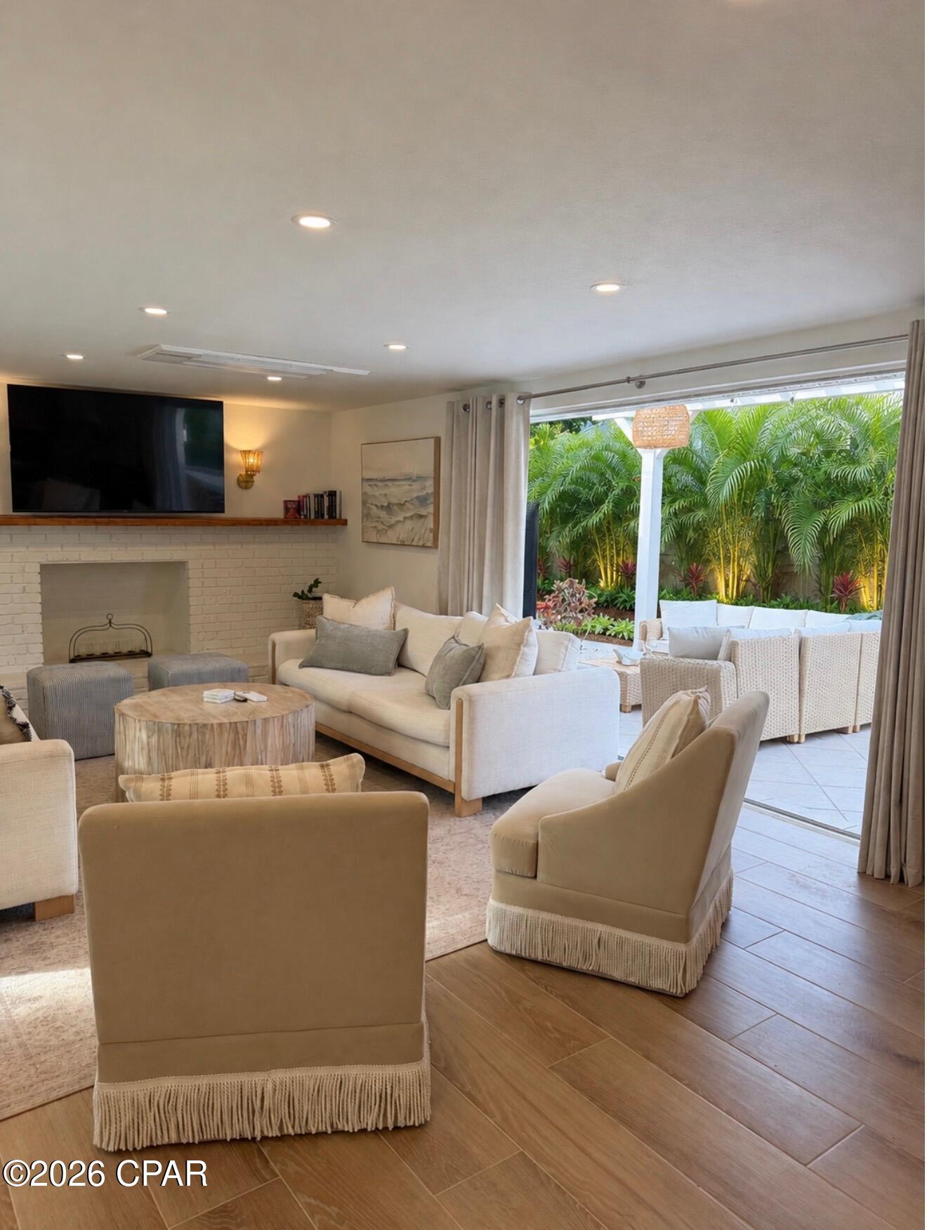 Photo 2 of Single family home for sale at 6960 Poinsetta Ave, Longboat Key, FL 34228 | MLS# 796389 | Listing updated on 2026-10-09