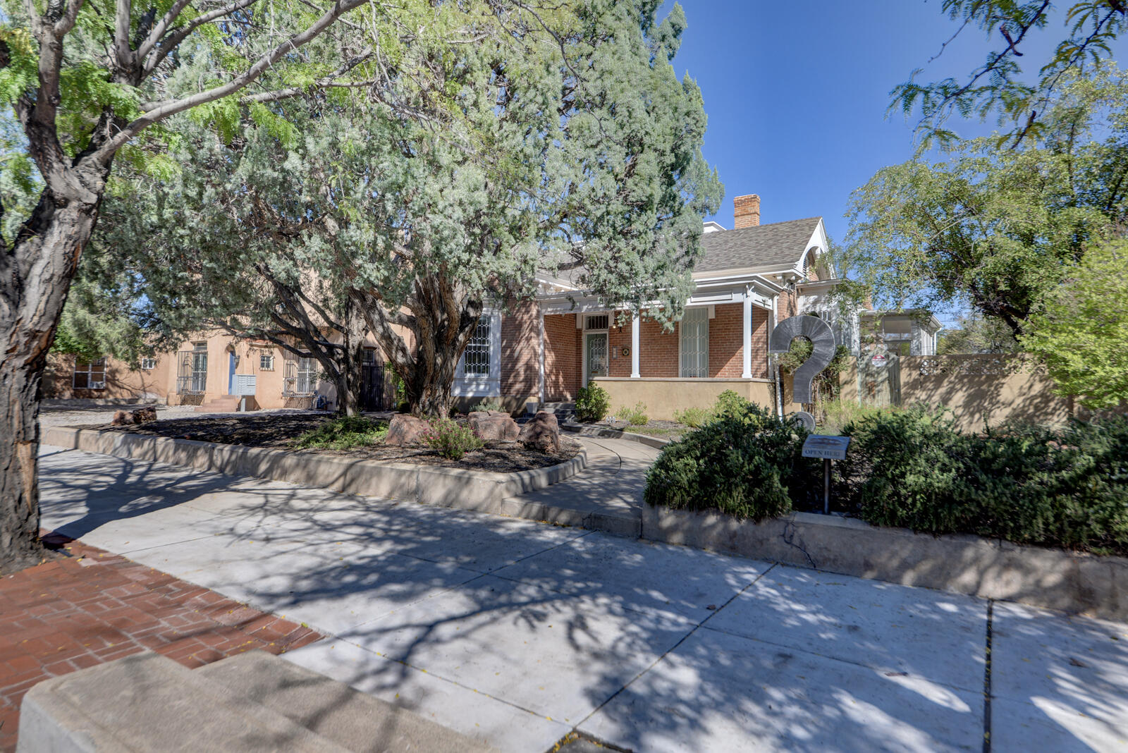 Photo 1 of Single family home for sale at 909 Copper Ave Nw, Albuquerque, NM 87102 | MLS# 1112151 | Listing updated on 2026-10-15