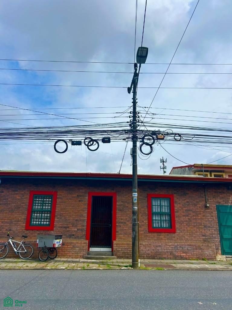 5 bed Single Family Homes For Sale in , Cartago - 1