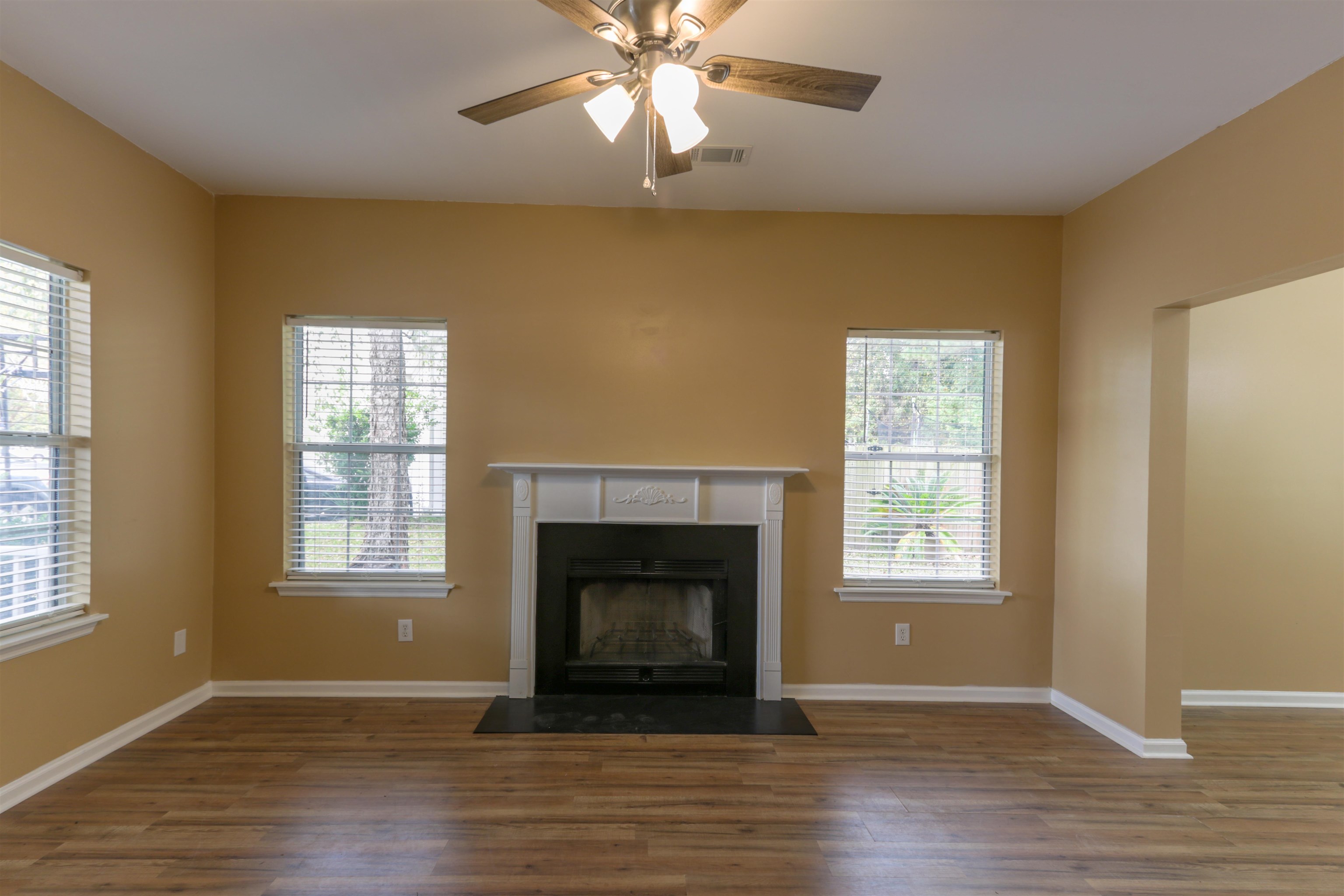 Photo 4 of Single family home for sale at 127 Hearthstone Cir, Goose Creek, SC 29445 | MLS# 2624778 | Listing updated on 2026-10-08