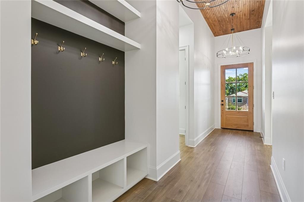 Photo 3 of Single family home for sale at 8008 Versailles St, Metairie, LA 70003 | MLS# 2580828 | Listing updated on 2026-10-09