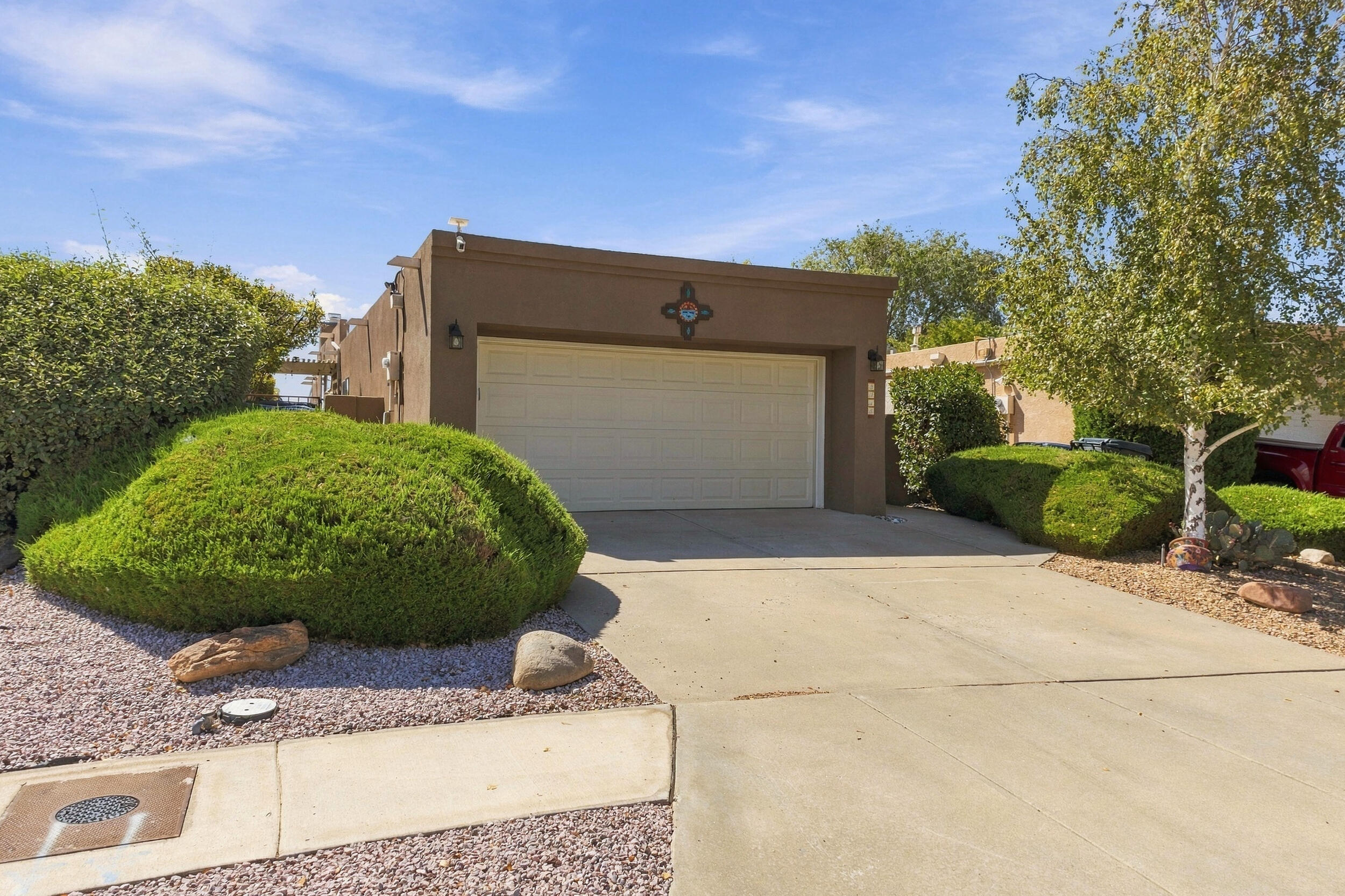 Photo 1 of Single family home for sale at 9916 Lagrima De Oro Rd NE, Albuquerque, NM 87111 | MLS# 1112227 | Listing updated on 2026-10-09