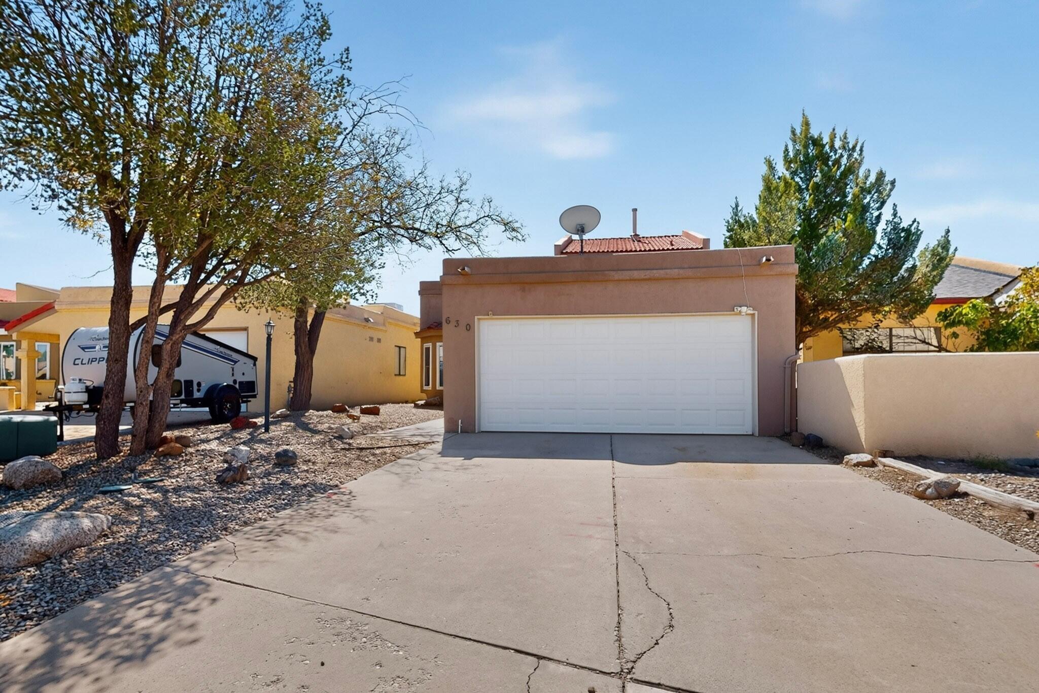 Photo 2 of Single family home for sale at 630 Lakeview Cir Se, Rio Rancho, NM 87124 | MLS# 1112232 | Listing updated on 2026-10-09