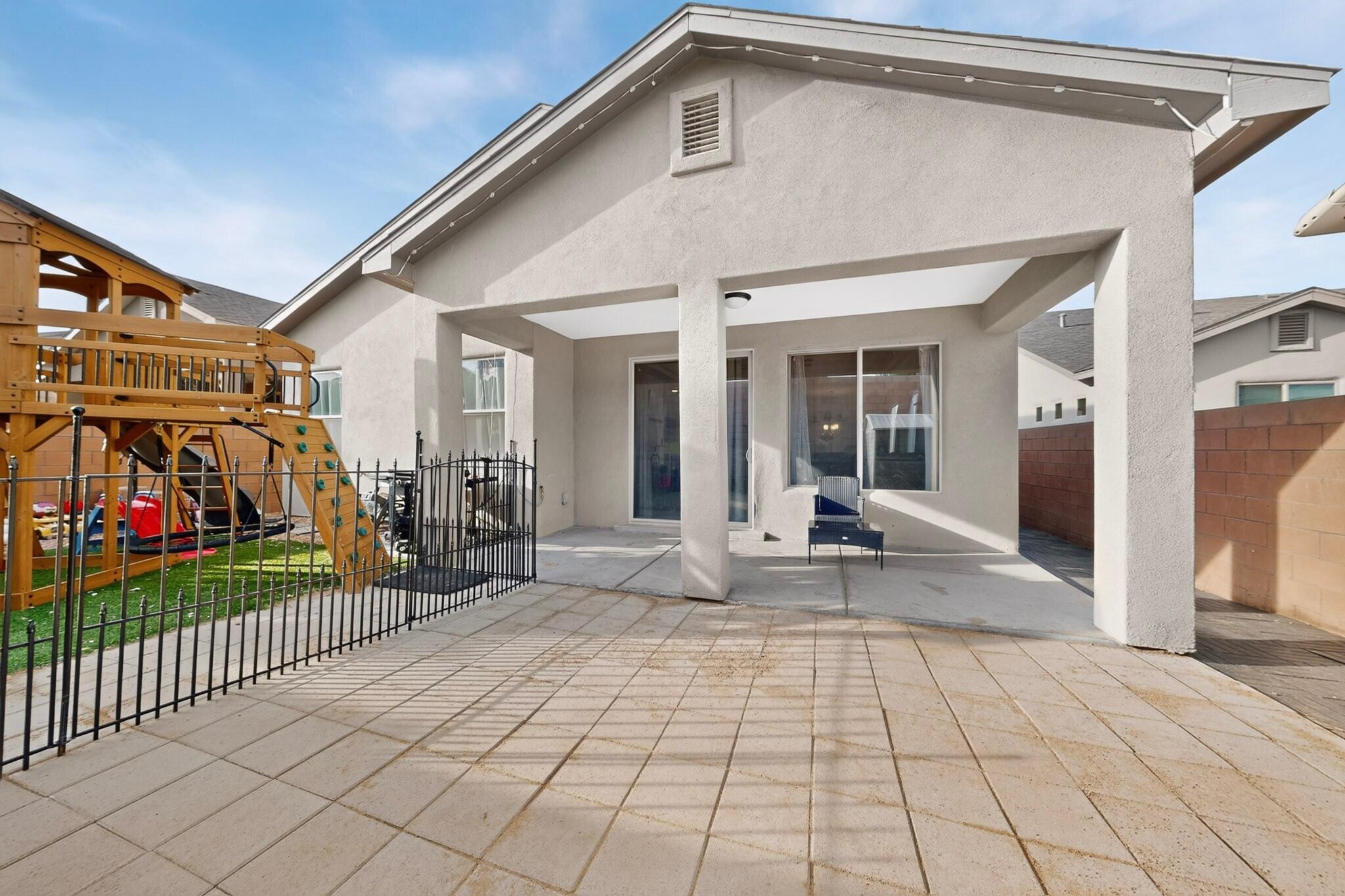 Photo 4 of Single family home for sale at 4232 Crowned Eagle Loop NE, Rio Rancho, NM 87144 | MLS# 1112233 | Listing updated on 2026-10-09