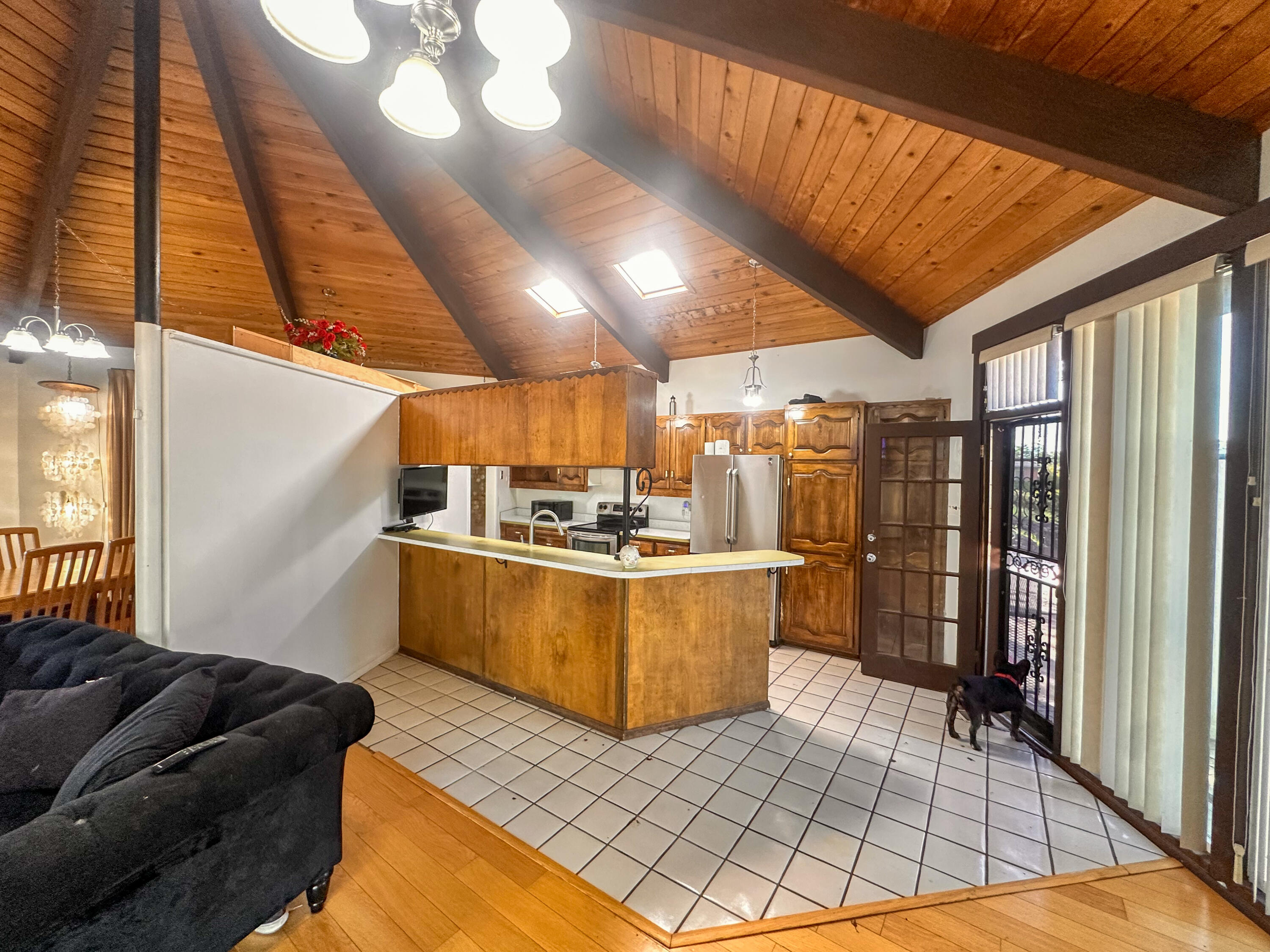 Photo 3 of Single family home for sale at 2900 Charleston St NE, Albuquerque, NM 87110 | MLS# 1112241 | Listing updated on 2026-10-09