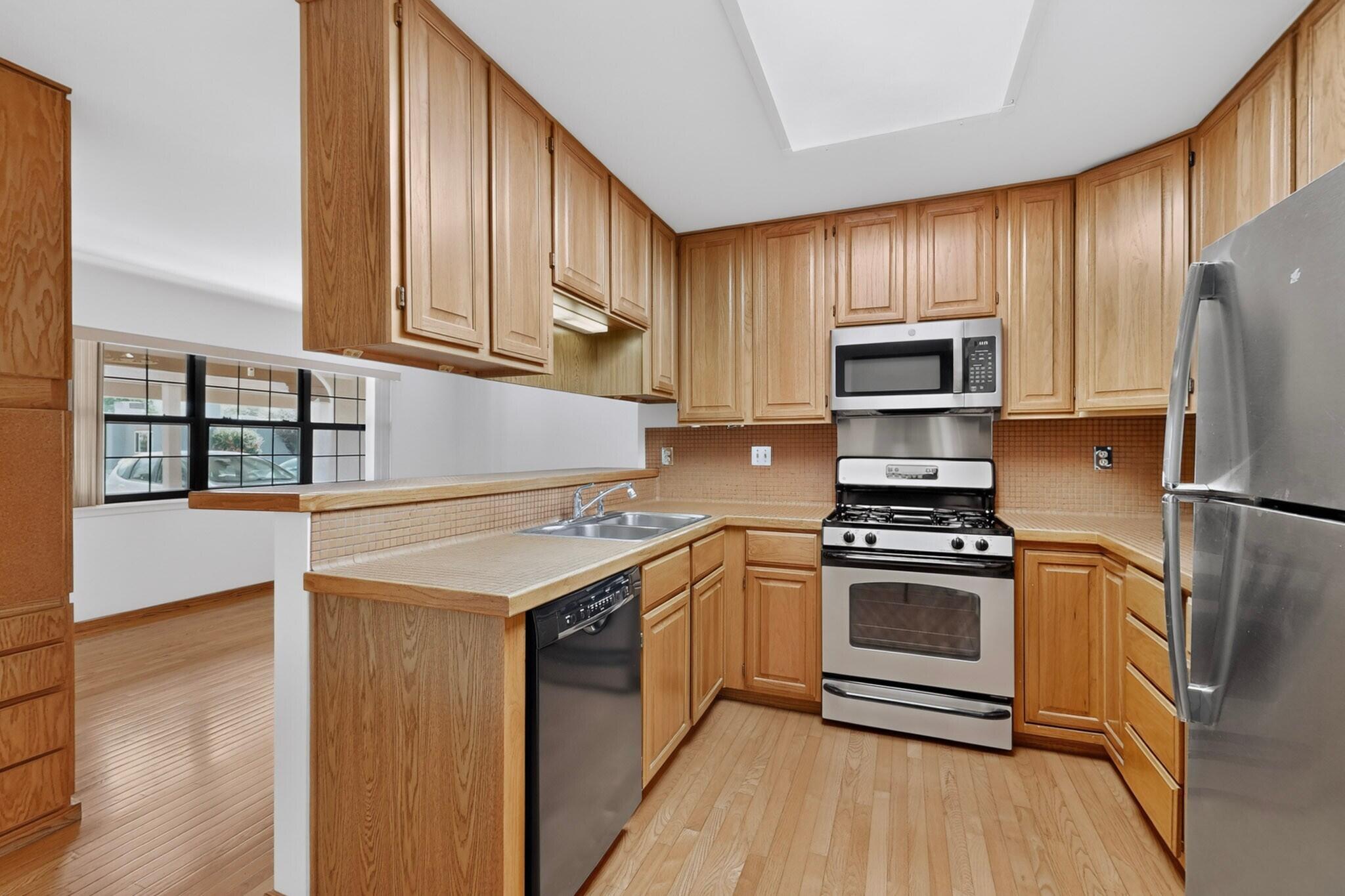 Photo 3 of Sale Pending at 723 Guaymas Pl Ne, Albuquerque, NM 87108 | MLS# 1112226 | Listing updated on 2026-10-21