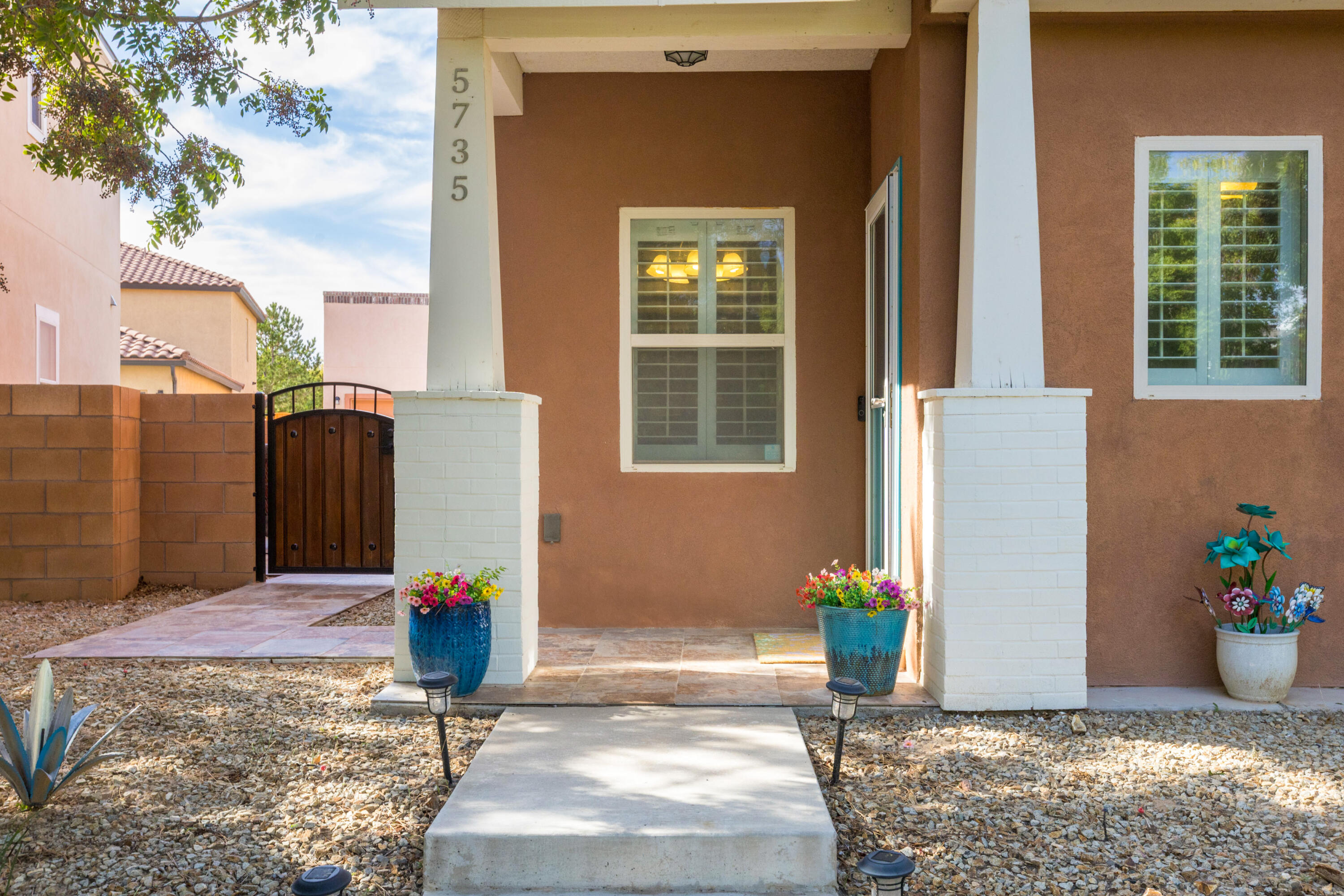 Photo 2 of Single family home for sale at 5735 Strand Lp Loop Se, Albuquerque, NM 87106 | MLS# 1112211 | Listing updated on 2026-10-10