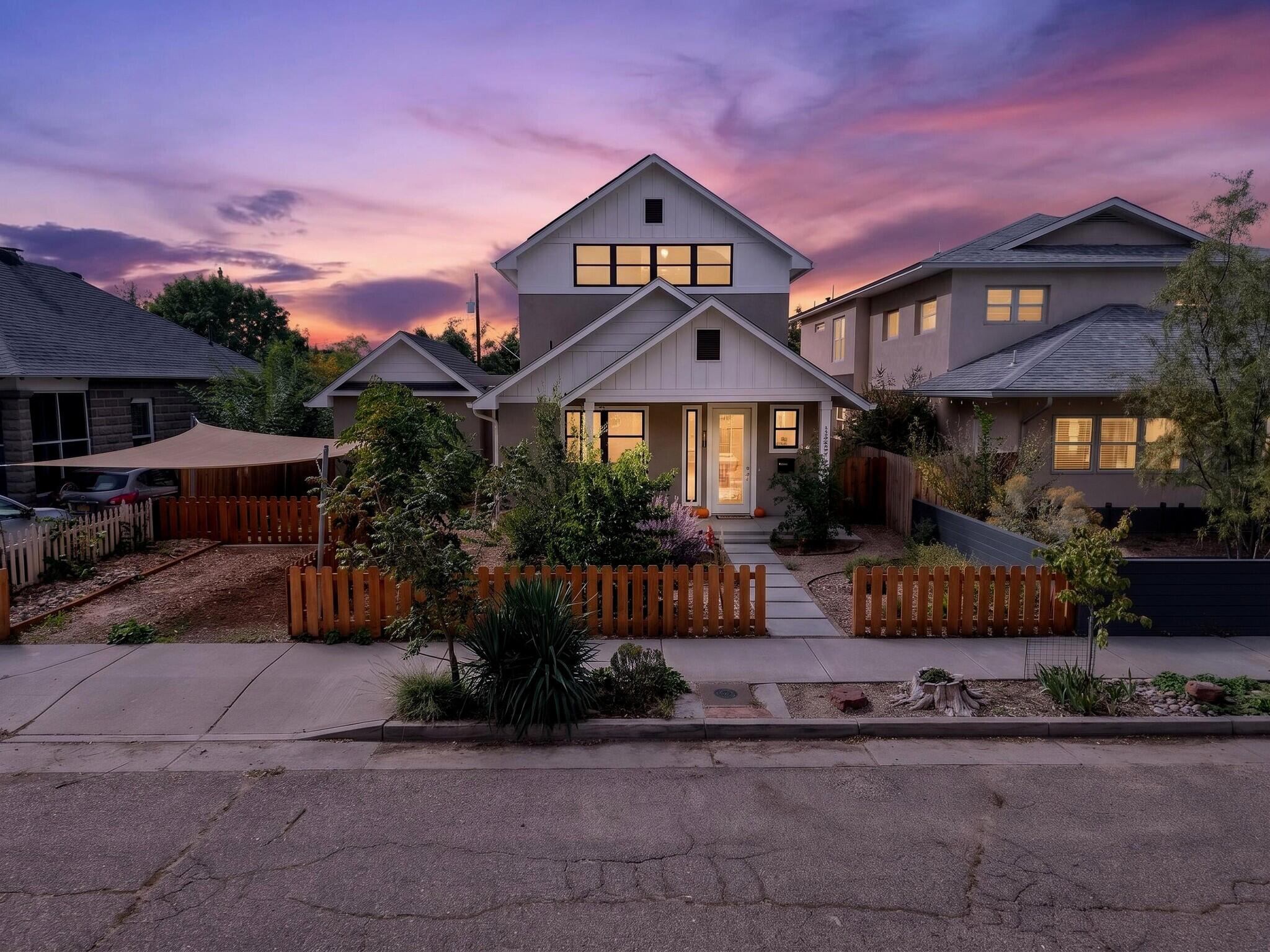 Photo 2 of Sale Pending at 1025 Forrester St Nw, Albuquerque, NM 87102 | MLS# 1112258 | Listing updated on 2026-10-14