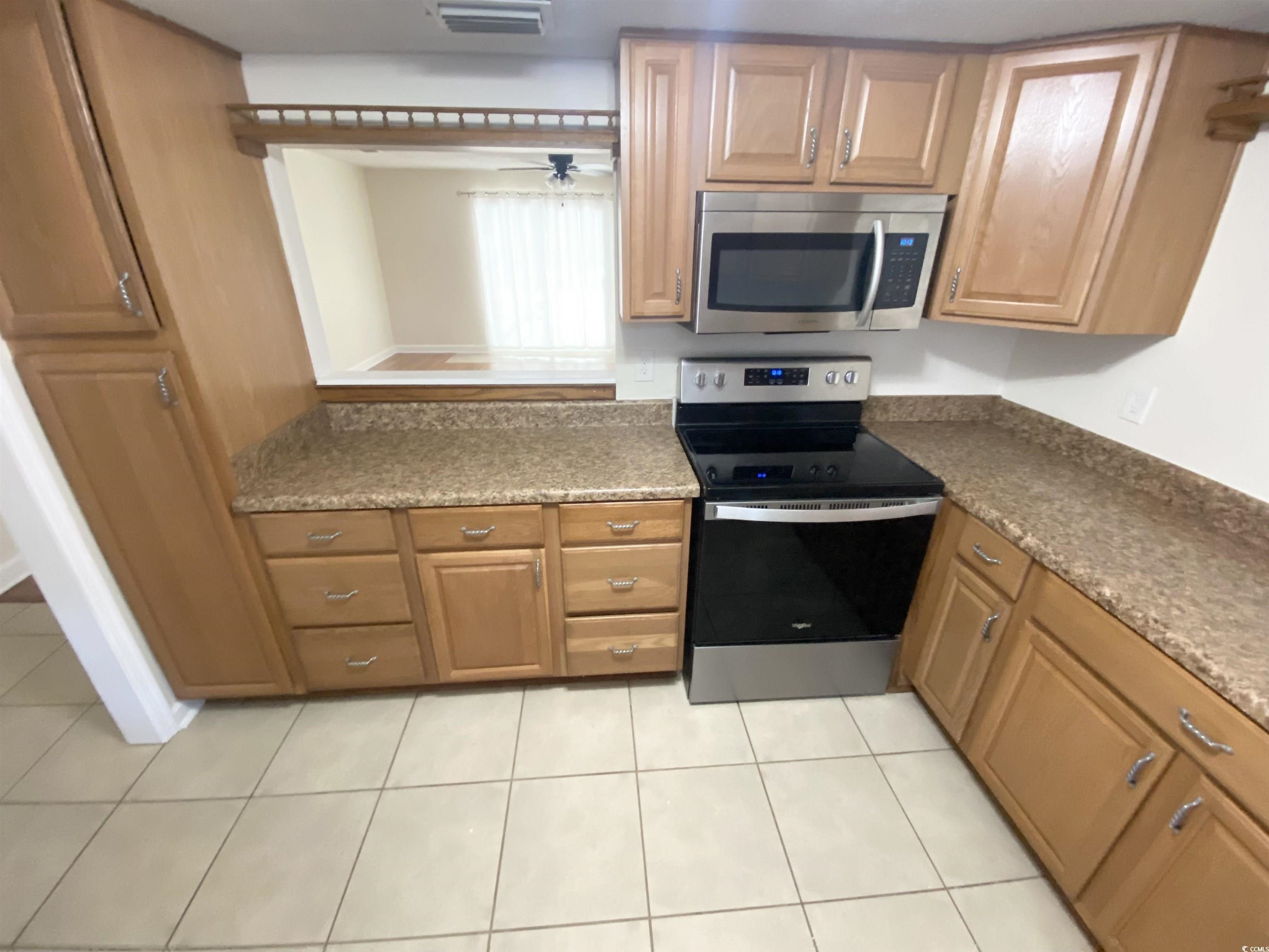 Photo 3 of Single family home for sale at 6572 Snowy Egret Crescent, Myrtle Beach, SC 29588 | MLS# 2624898 | Listing updated on 2026-10-10