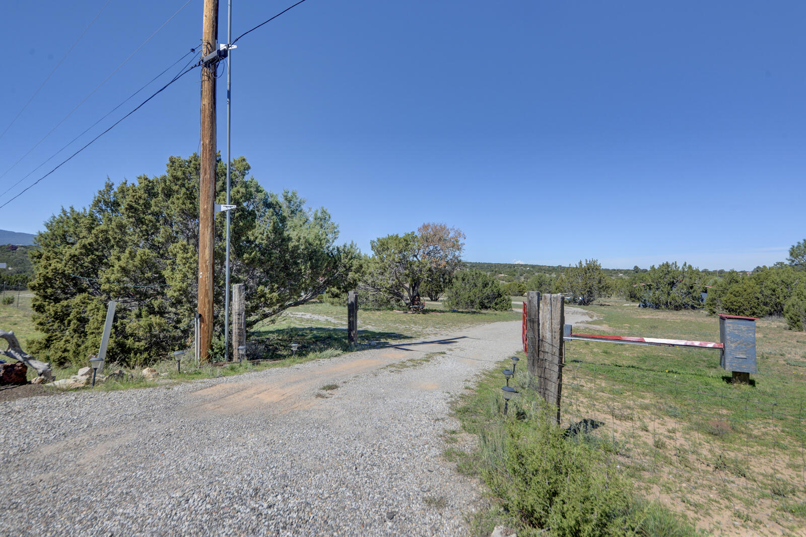 Photo 3 of Single family home for sale at 37 Camino Del Oriente, Tijeras, NM 87059 | MLS# 1112274 | Listing updated on 2026-10-11