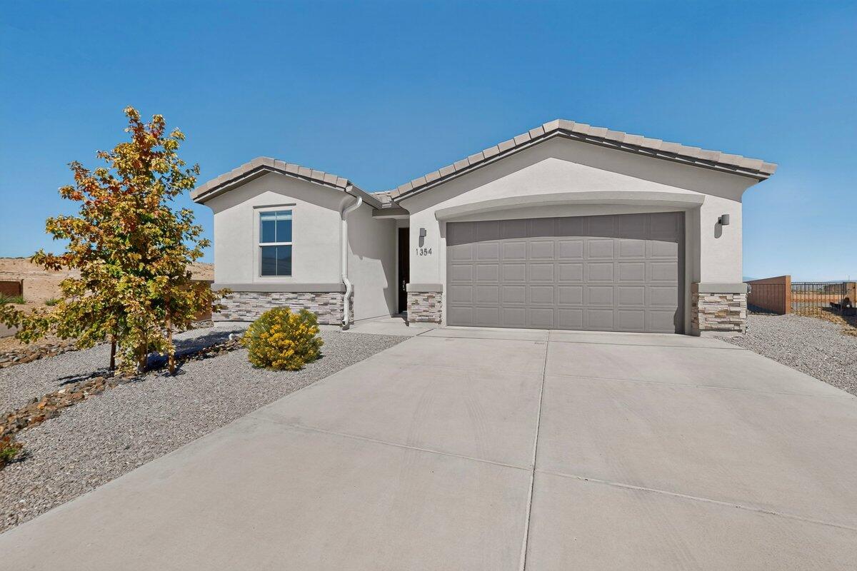 Photo 3 of Single family home for sale at 1354 Vallecito Ct Nw, Los Lunas, NM 87031 | MLS# 1112304 | Listing updated on 2026-10-11