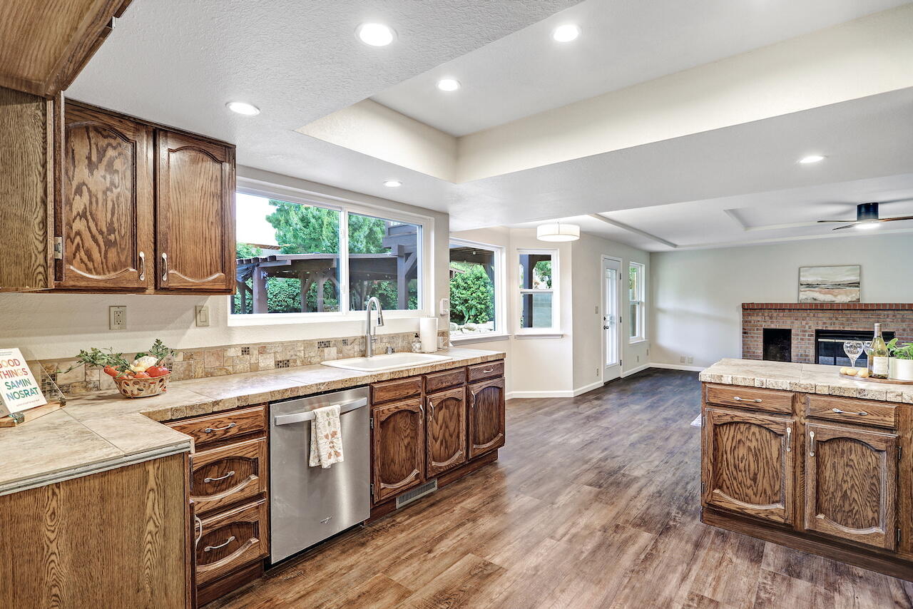 Photo 3 of Single family home for sale at 5823 Lost Dutchman Ave NE, Albuquerque, NM 87111 | MLS# 1112315 | Listing updated on 2026-10-10