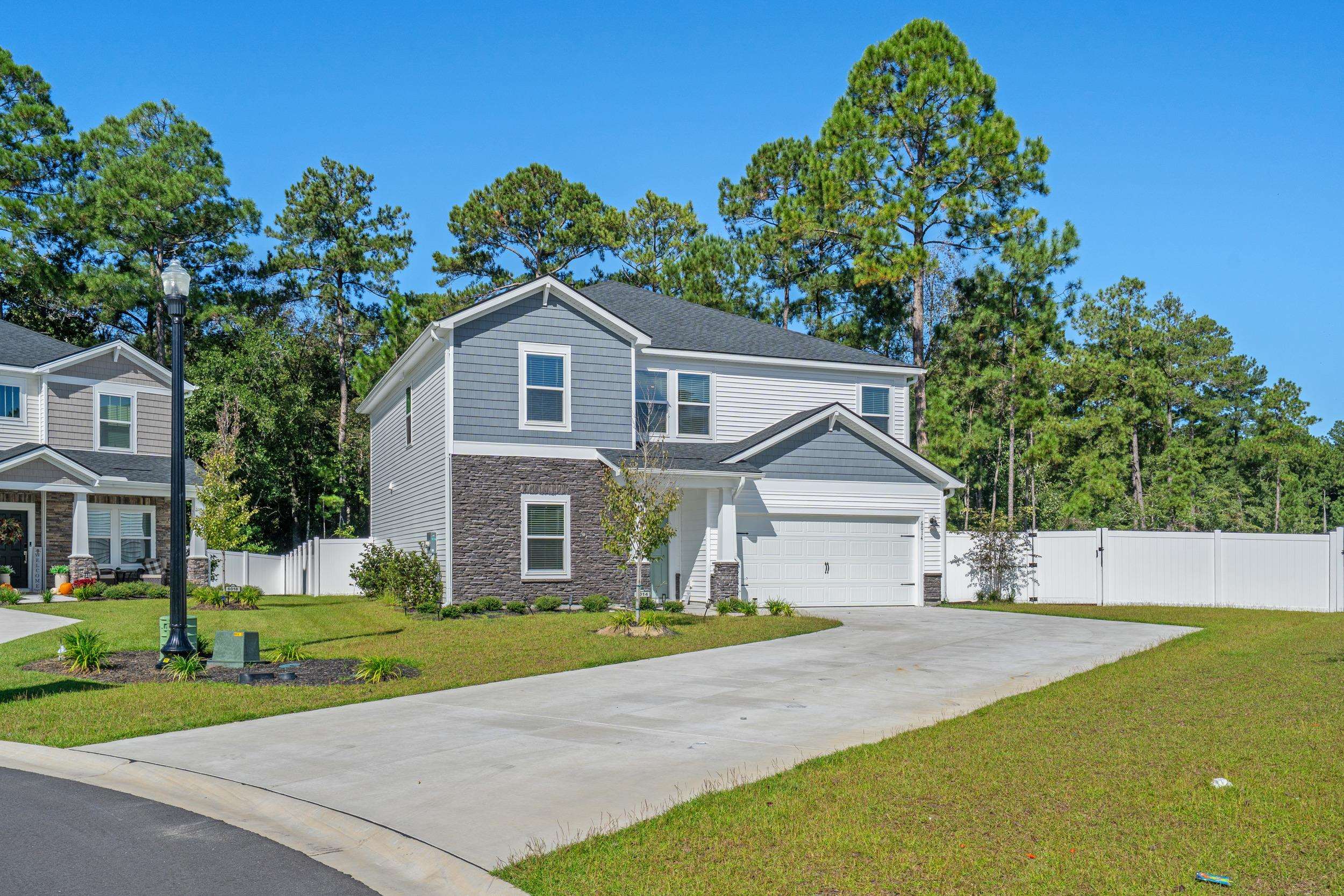 Photo 4 of Single family home for sale at 6014 Mandrake Ct, Myrtle Beach, SC 29579 | MLS# 2624948 | Listing updated on 2026-10-10