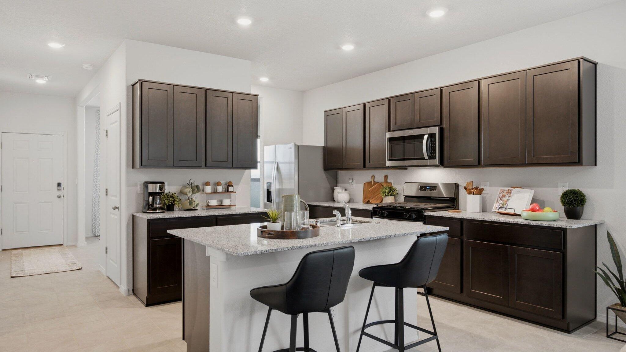 Photo 3 of Townhouse for sale at 9 Avenida Parque Ct Se, Los Lunas, NM 87031 | MLS# 1112323 | Listing updated on 2026-10-11