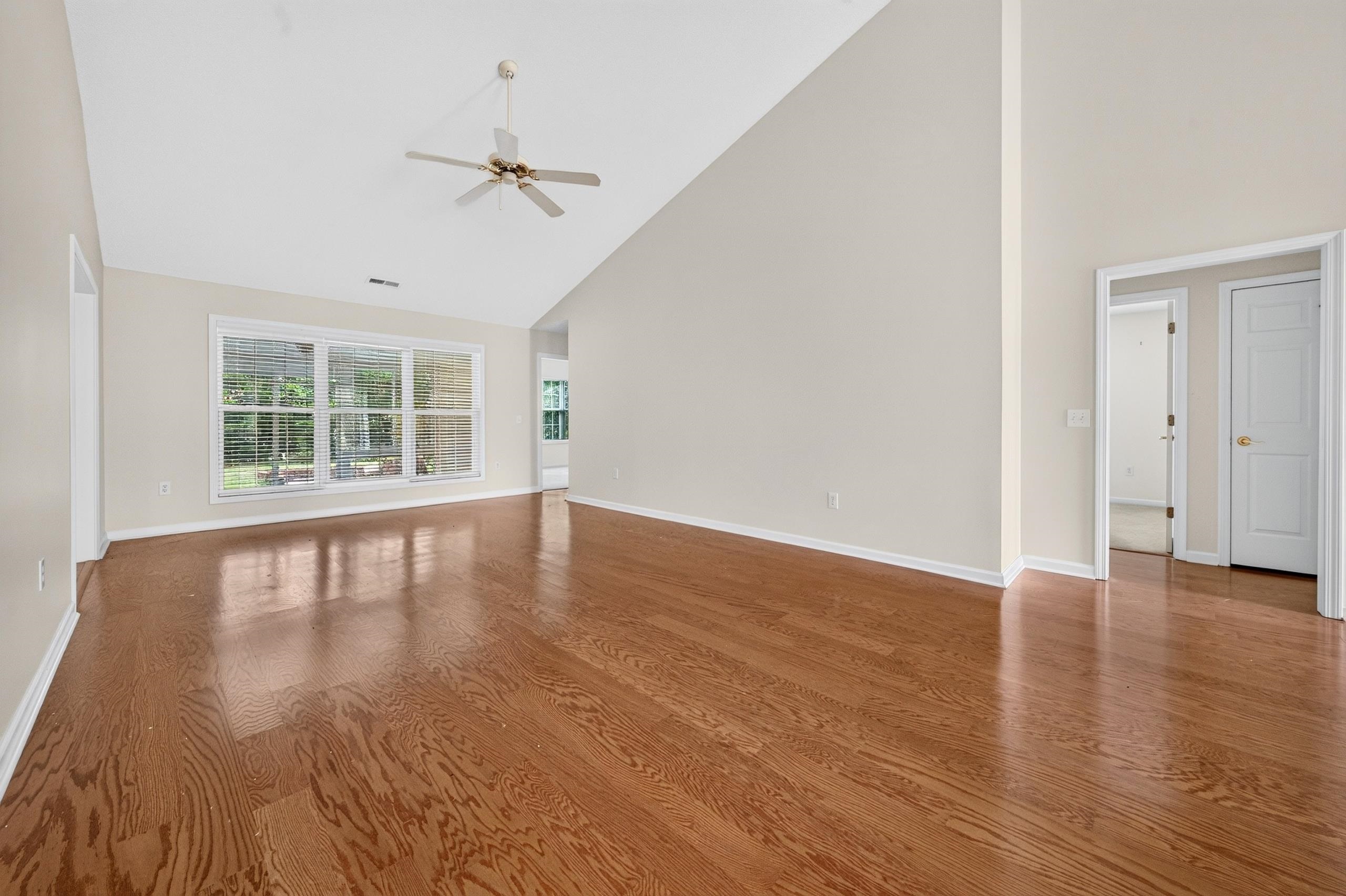 Photo 4 of Single family home for sale at 1076 Vestry Dr, Murrells Inlet, SC 29576 | MLS# 2624974 | Listing updated on 2026-10-12