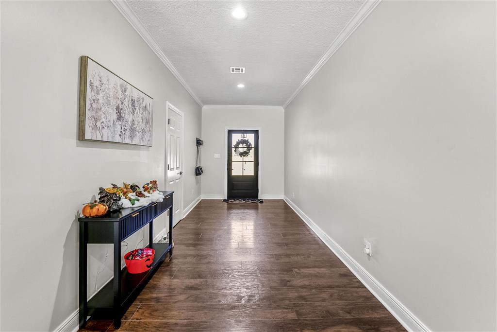 2715 Carolyn Dr Drive — photo 3