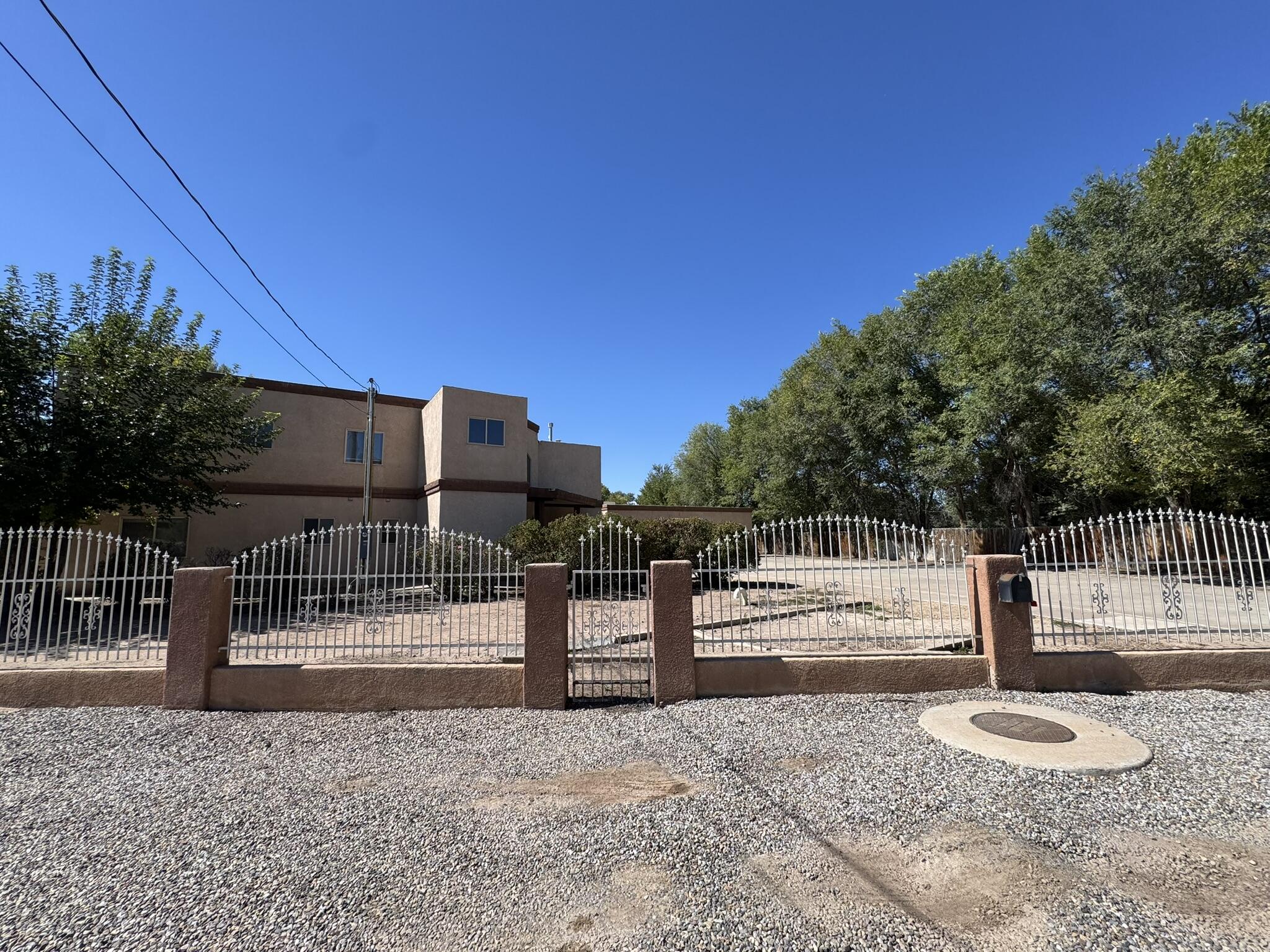 Photo 2 of Single family home for sale at 1930 Ilfield Rd Sw, Albuquerque, NM 87105 | MLS# 1112385 | Listing updated on 2026-10-21
