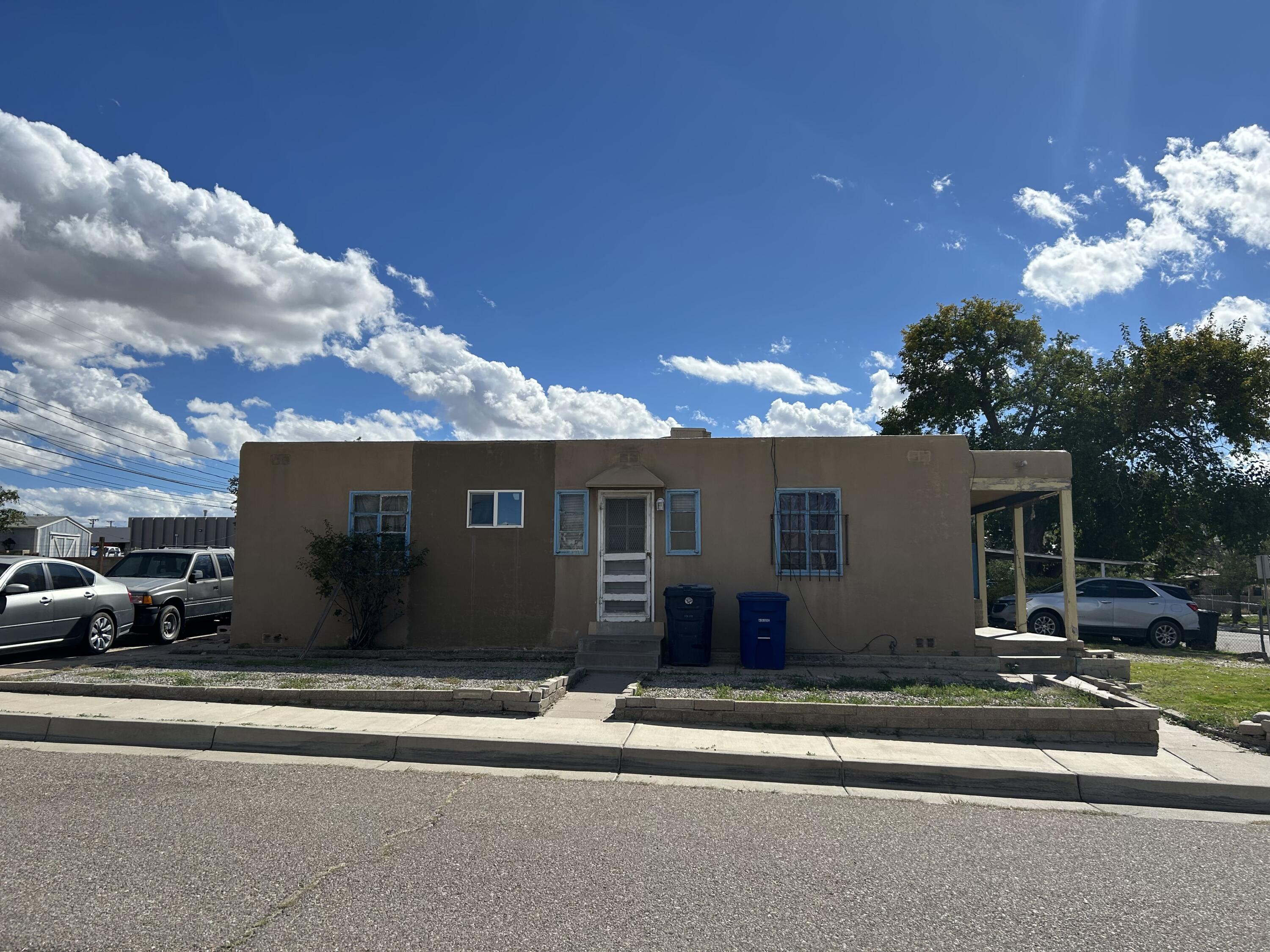 Photo 4 of House for sale at 1200 W Wilmoore Dr SE, Albuquerque, NM 87106 | MLS# 1112398 | Listing updated on 2026-10-16