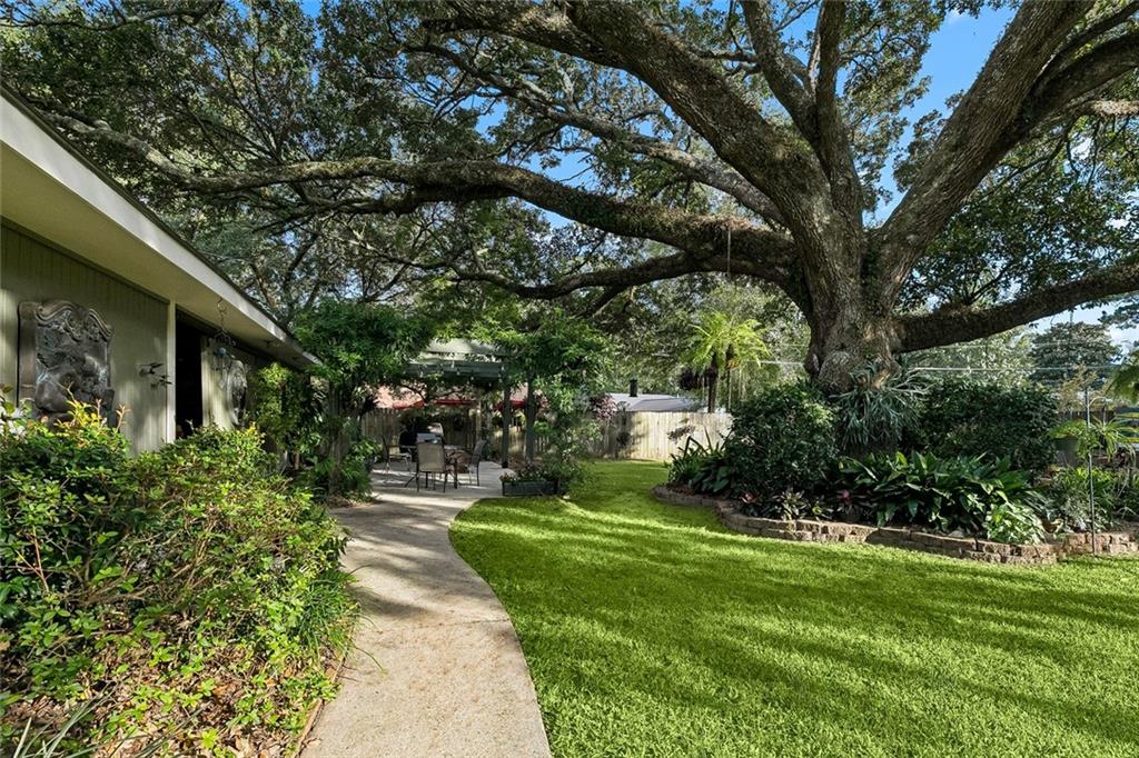 Photo 2 of Single family home for sale at 119 Oak Dr, Covington, LA 70433 | MLS# 2581117 | Listing updated on 2026-10-16