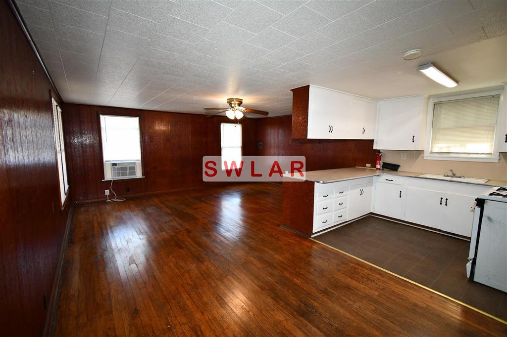 2626 BANK Street — photo 4