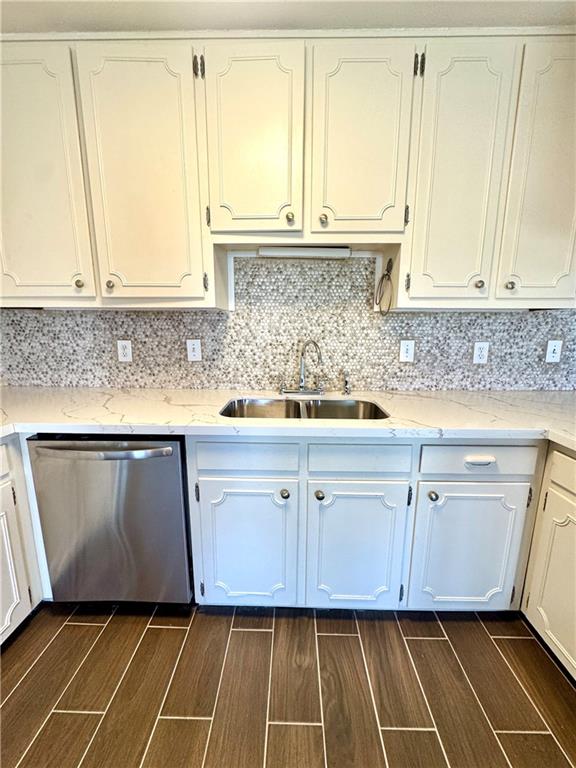 Photo 4 of Single family home for sale at 1604 Colony Pl, Metairie, LA 70003 | MLS# 2579402 | Listing updated on 2026-10-14