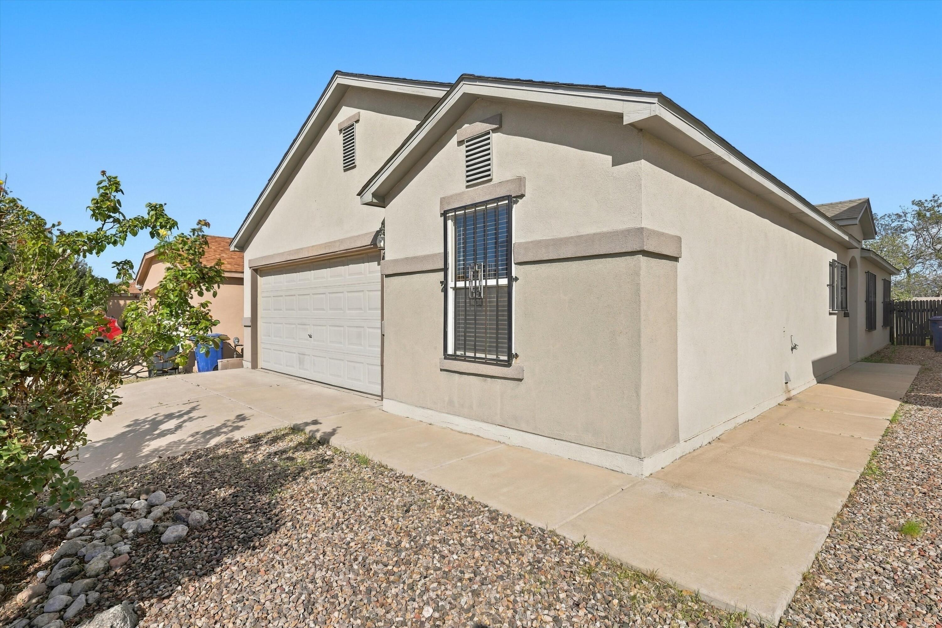 Photo 2 of Single family home for sale at 2504 Woodhill Dr NW, Albuquerque, NM 87120 | MLS# 1112449 | Listing updated on 2026-10-14