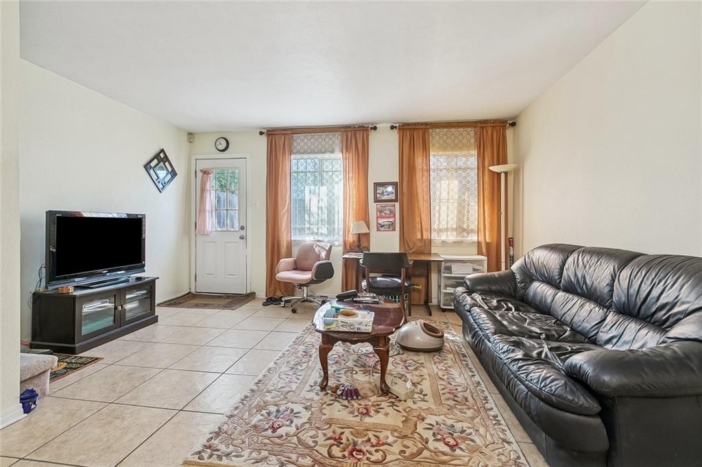 Photo 3 of Townhouse for sale at 4031 Division St, Metairie, LA 70002 | MLS# 2580608 | Listing updated on 2026-10-14