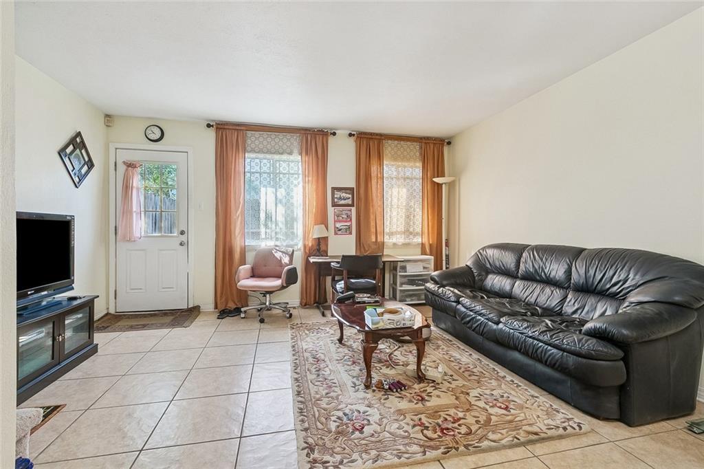 Photo 3 of Townhouse for sale at 4031 Division St, Metairie, LA 70002 | MLS# 2580608 | Listing updated on 2026-10-14