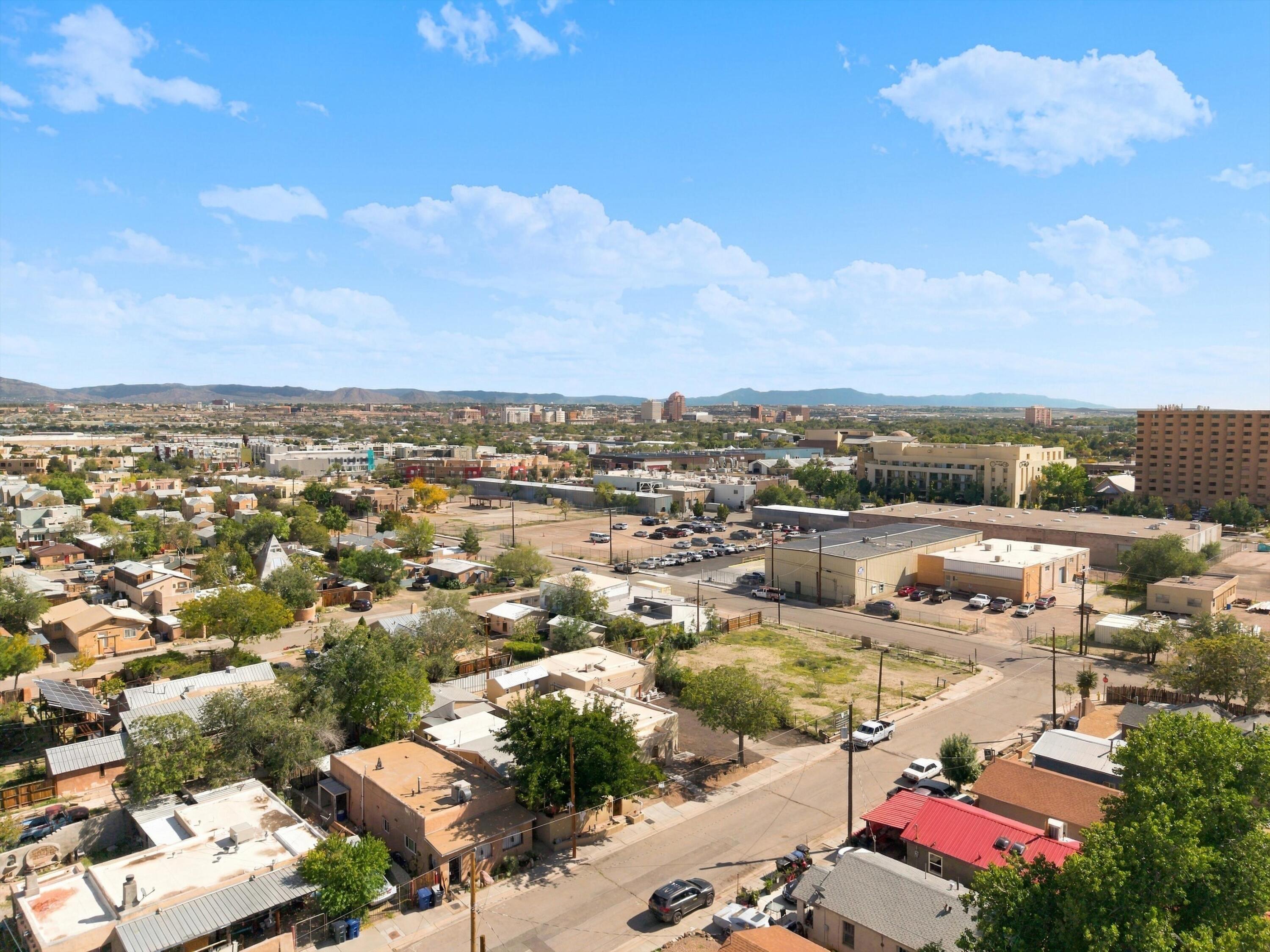 Photo 4 of Single family home for sale at 918 22nd Street NW, Albuquerque, NM 87104 | MLS# 1112560 | Listing updated on 2026-10-22