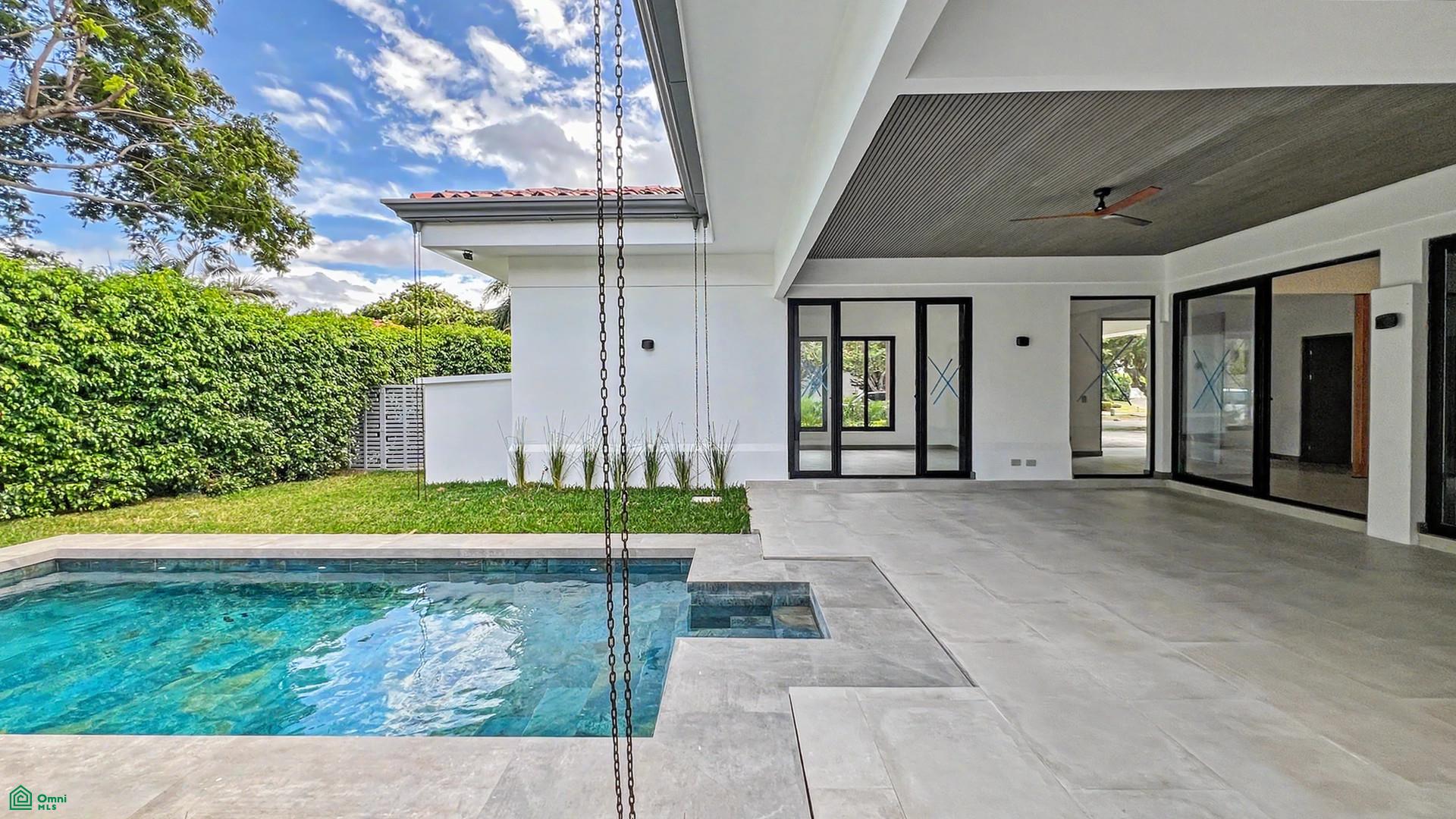 4 bed Single Family Homes For Sale in Pozos, San Jose - 1