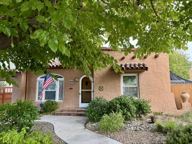 344 Solano Drive NE