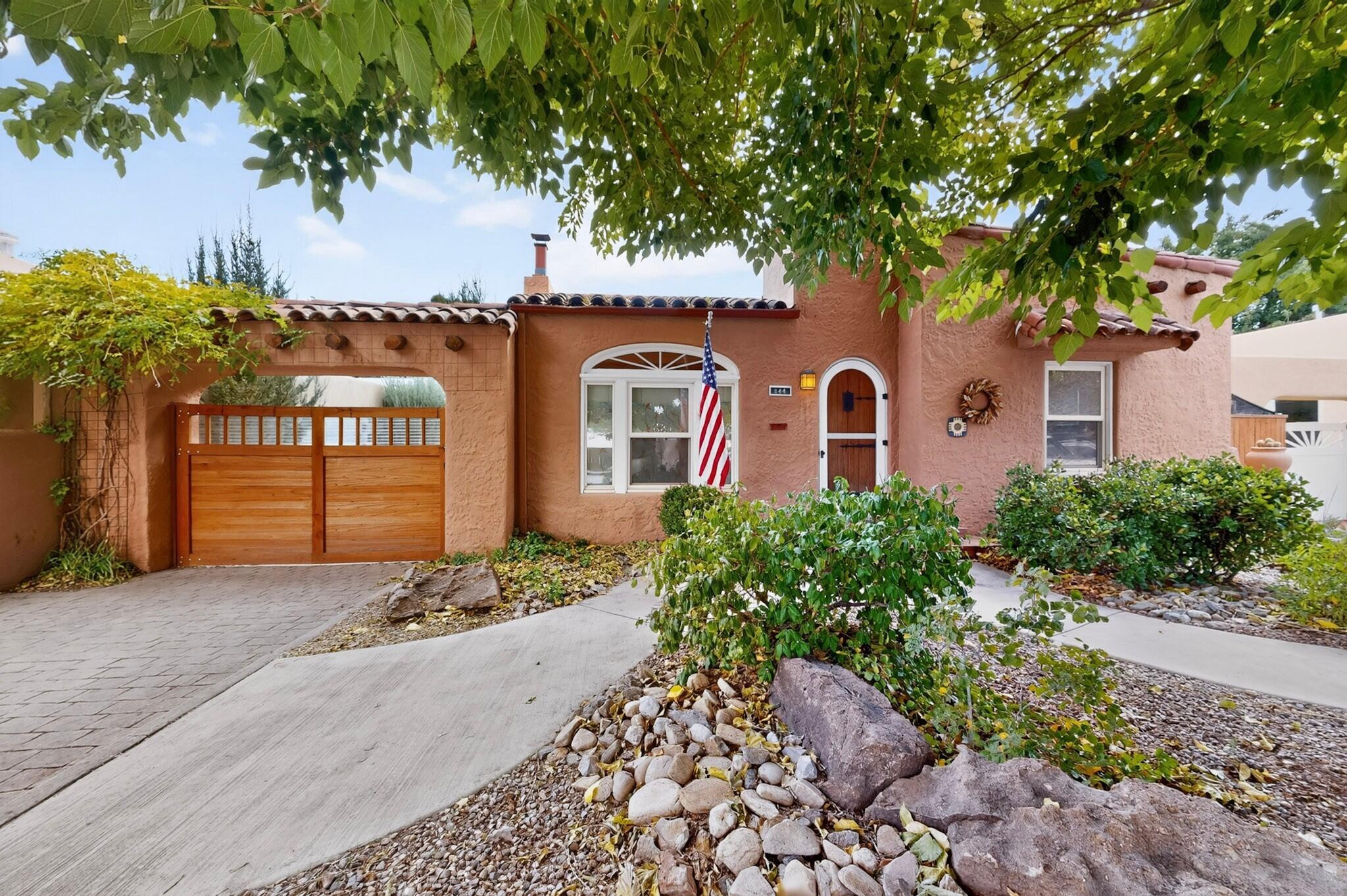 Photo 1 of Sale Pending at 344 Solano Dr Ne, Albuquerque, NM 87108 | MLS# 1112753 | Listing updated on 2026-10-27