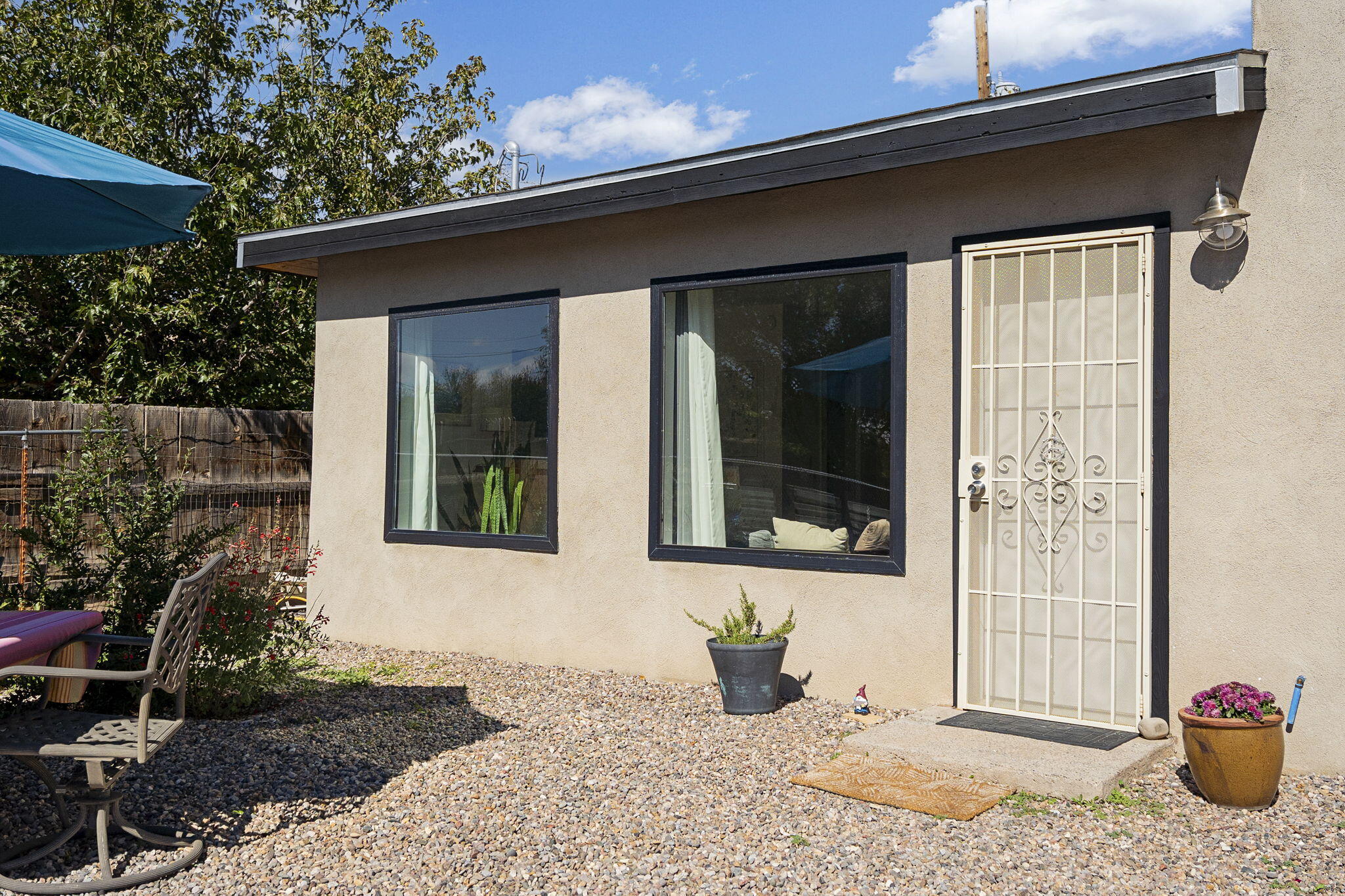 Photo 1 of Single family home for sale at 462 Mountain Shadows Rd, Corrales, NM 87048 | MLS# 1112873 | Listing updated on 2026-10-22