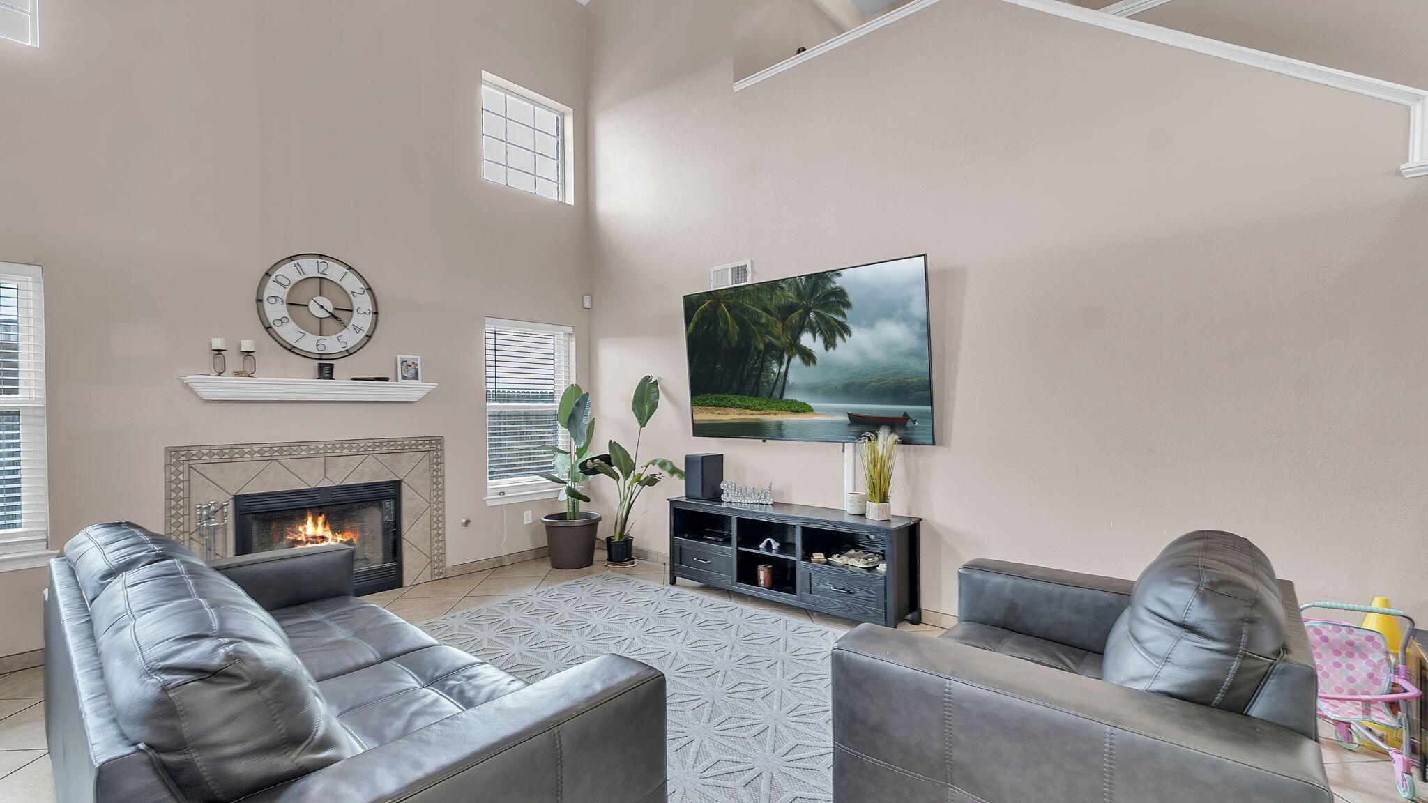 Photo 3 of Single family home for sale at 728 Halter Dr Sw, Albuquerque, NM 87121 | MLS# 1112962 | Listing updated on 2026-10-23