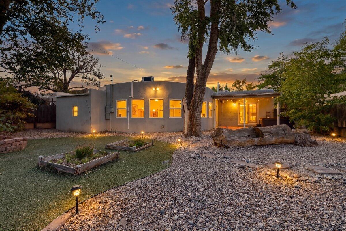 Photo 4 of Sale Pending at 606 Tulane Dr NE, Albuquerque, NM 87106 | MLS# 1113025 | Listing updated on 2026-10-26