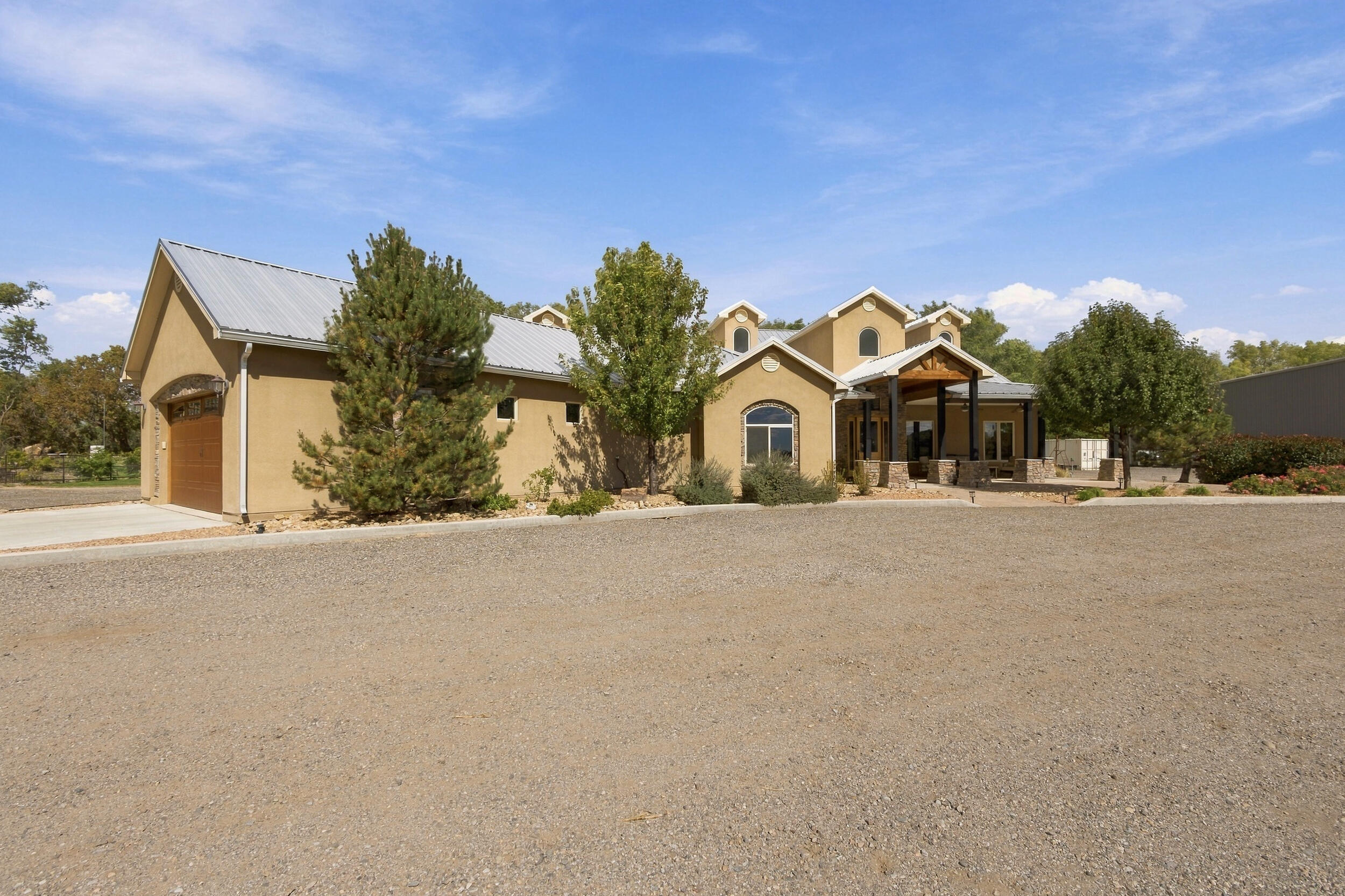 Photo 2 of Single family home for sale at 2309 Luchetti Rd Sw, Albuquerque, NM 87105 | MLS# 1113027 | Listing updated on 2026-10-27