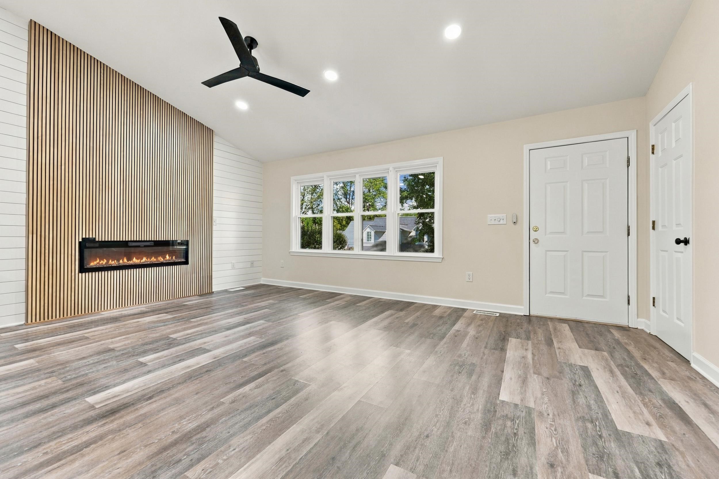 Photo 3 of Single family home for sale at 2215 Jefferson Cir, Little River, SC 29566 | MLS# 2626011 | Listing updated on 2026-10-28