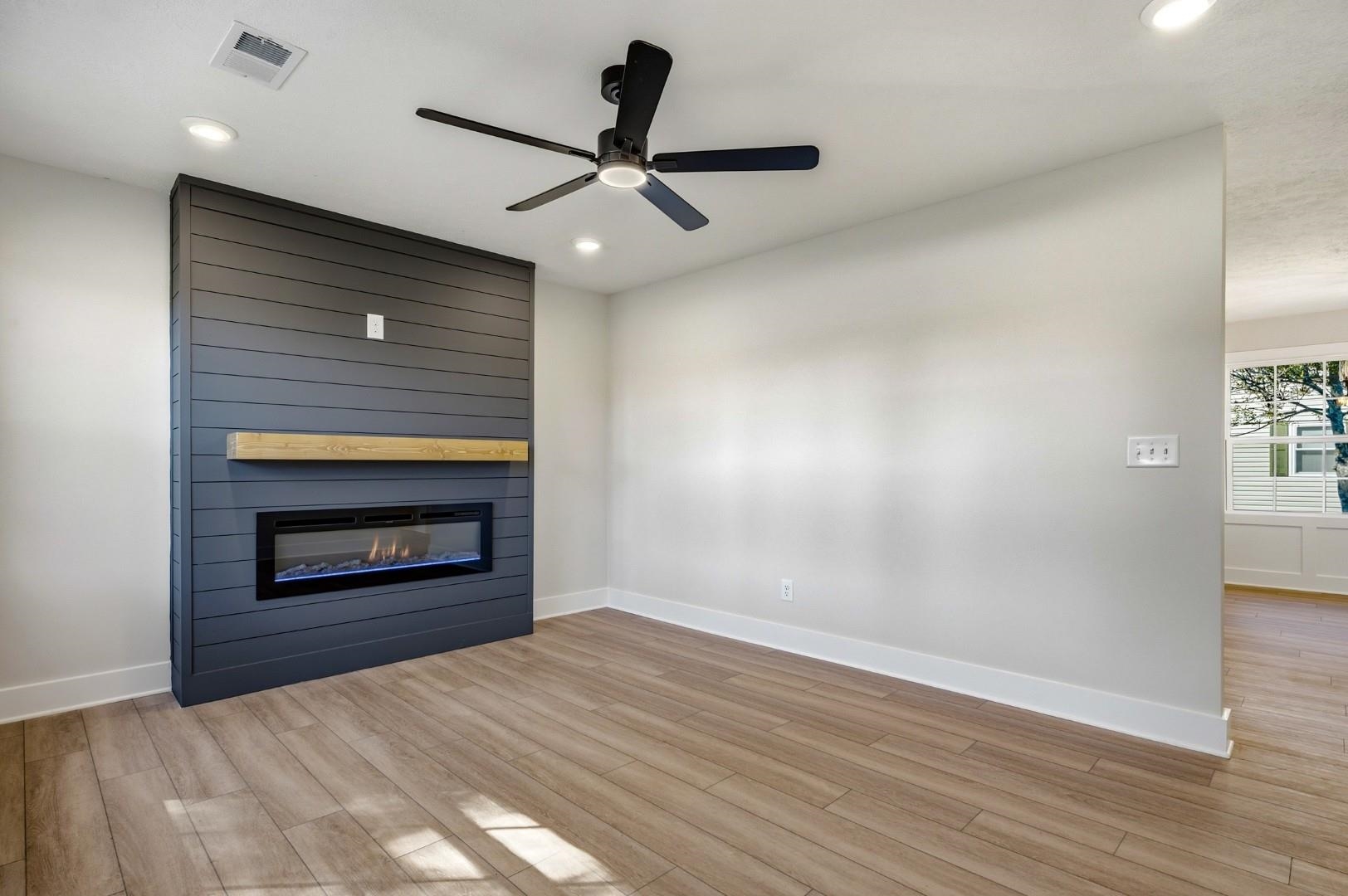 Photo 3 of Single family home for sale at 1804 Maple Ave, Conway, SC 29527 | MLS# 2626076 | Listing updated on 2026-10-26