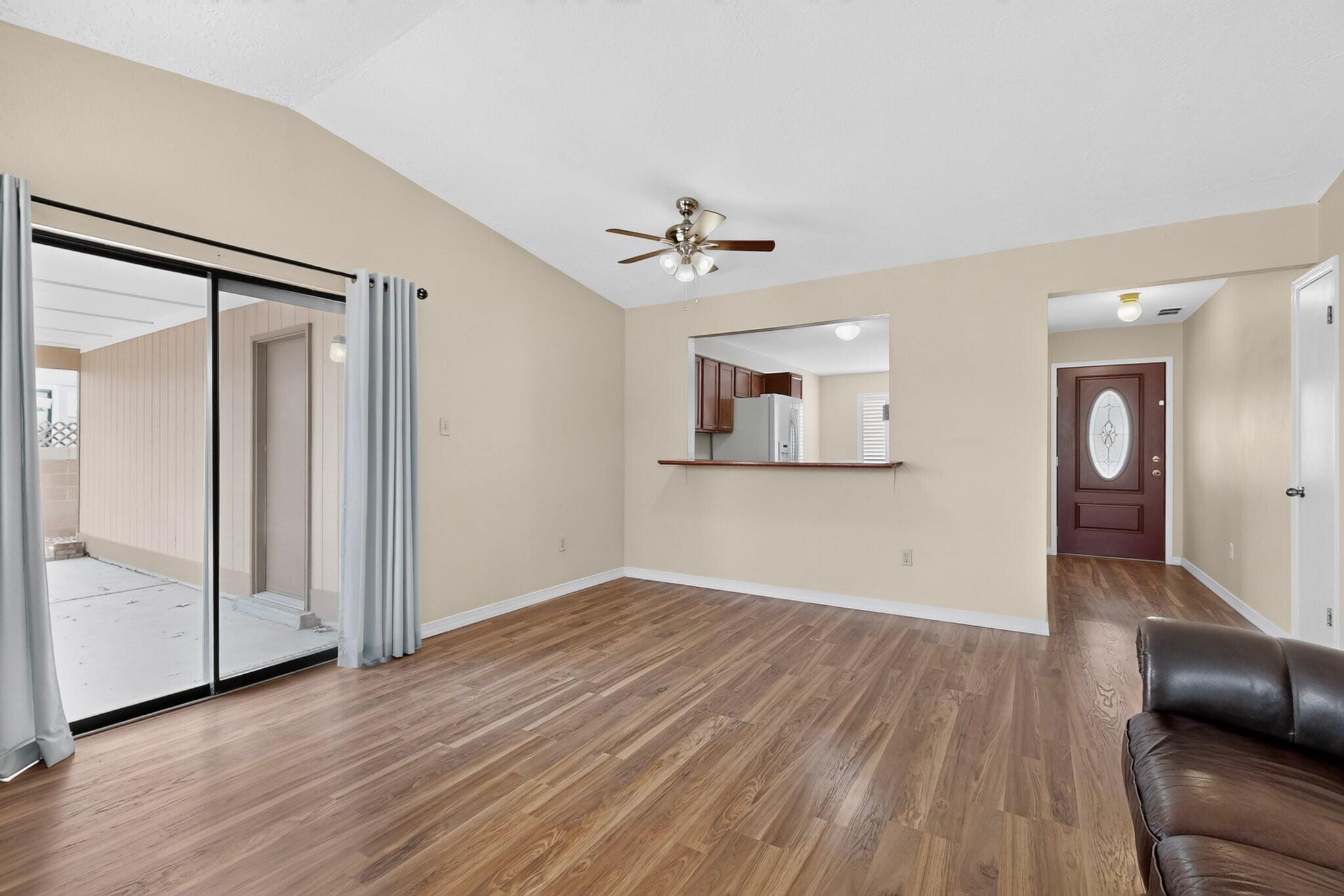 Photo 4 of Sale Pending at 524 Apache Loop SW, Rio Rancho, NM 87124 | MLS# 1113107 | Listing updated on 2026-10-27