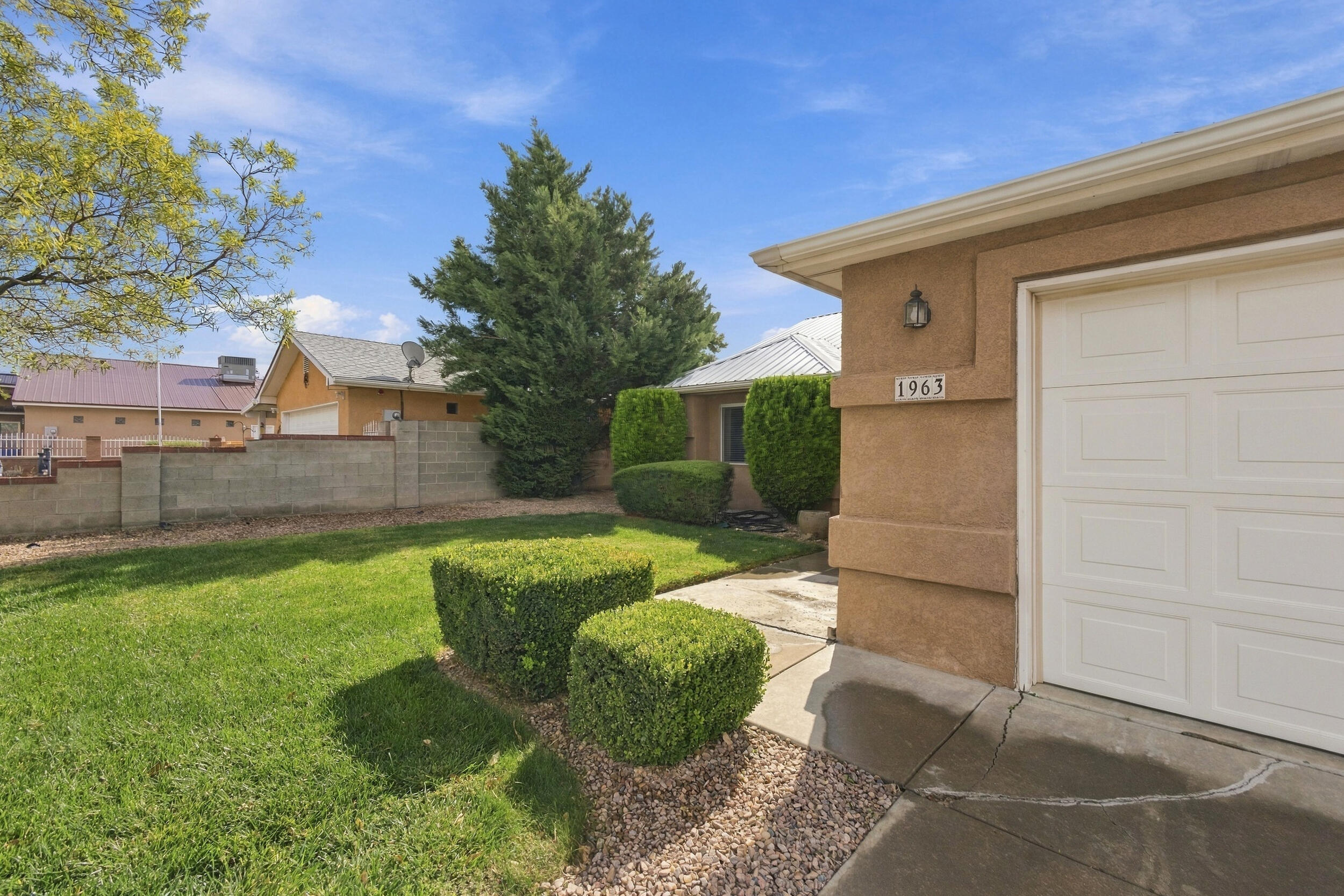 Photo 2 of Single family home for sale at 1963 Valley View Dr SW, Los Lunas, NM 87031 | MLS# 1113138 | Listing updated on 2026-10-27